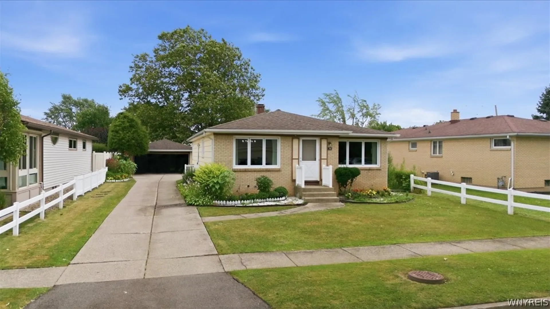 Property at 74 Lucy Lane, Cheektowaga, NY 14225 3