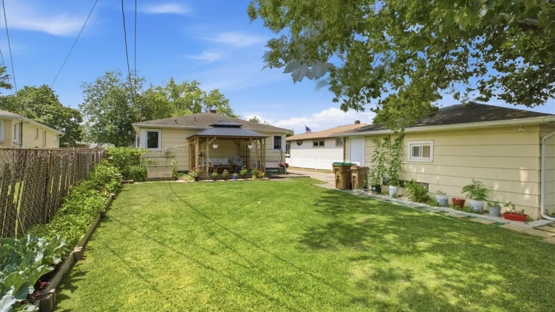 Property at 74 Lucy Lane, Cheektowaga, NY 14225 20