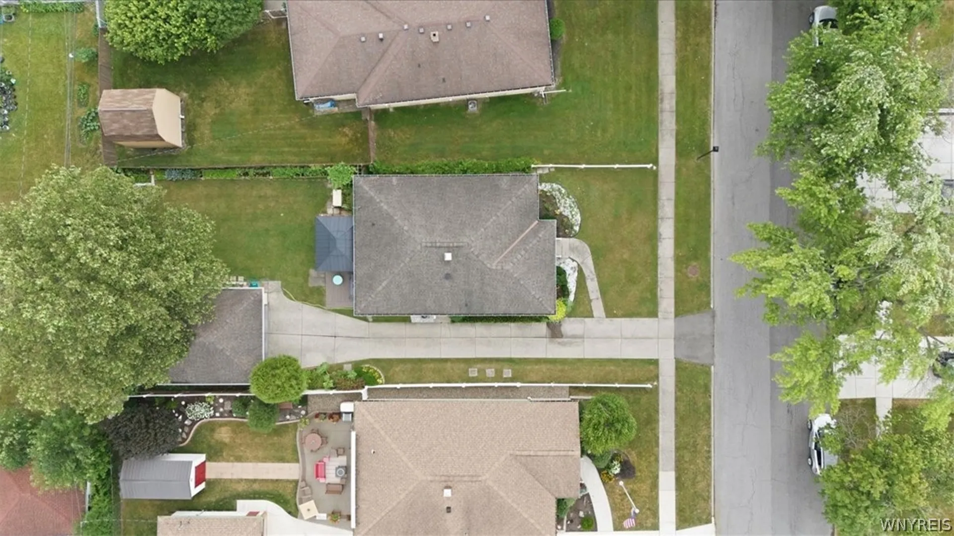 Property at 74 Lucy Lane, Cheektowaga, NY 14225 21