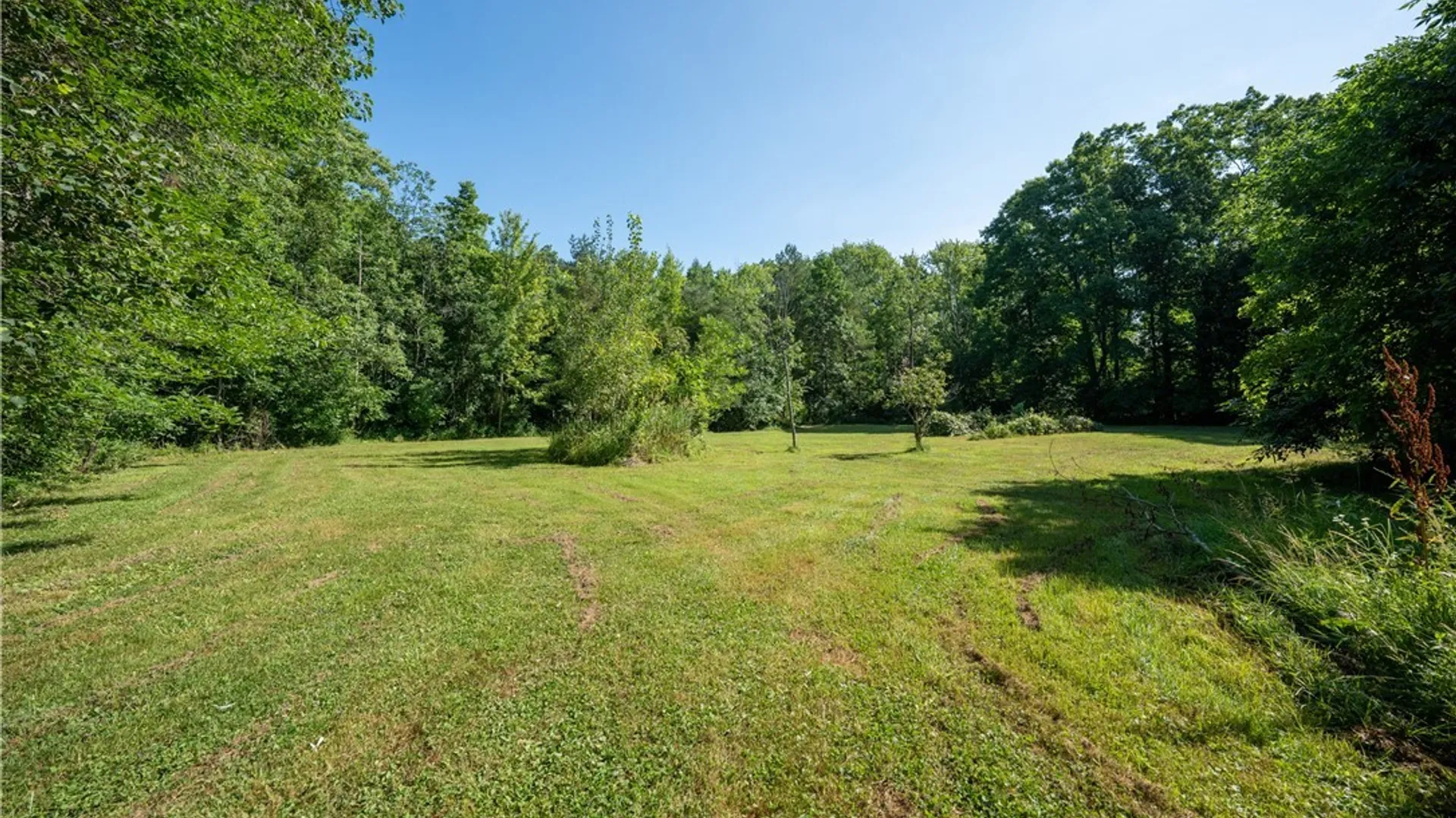 Property at 664 Monroe Avenue, Evans, NY 14006 39