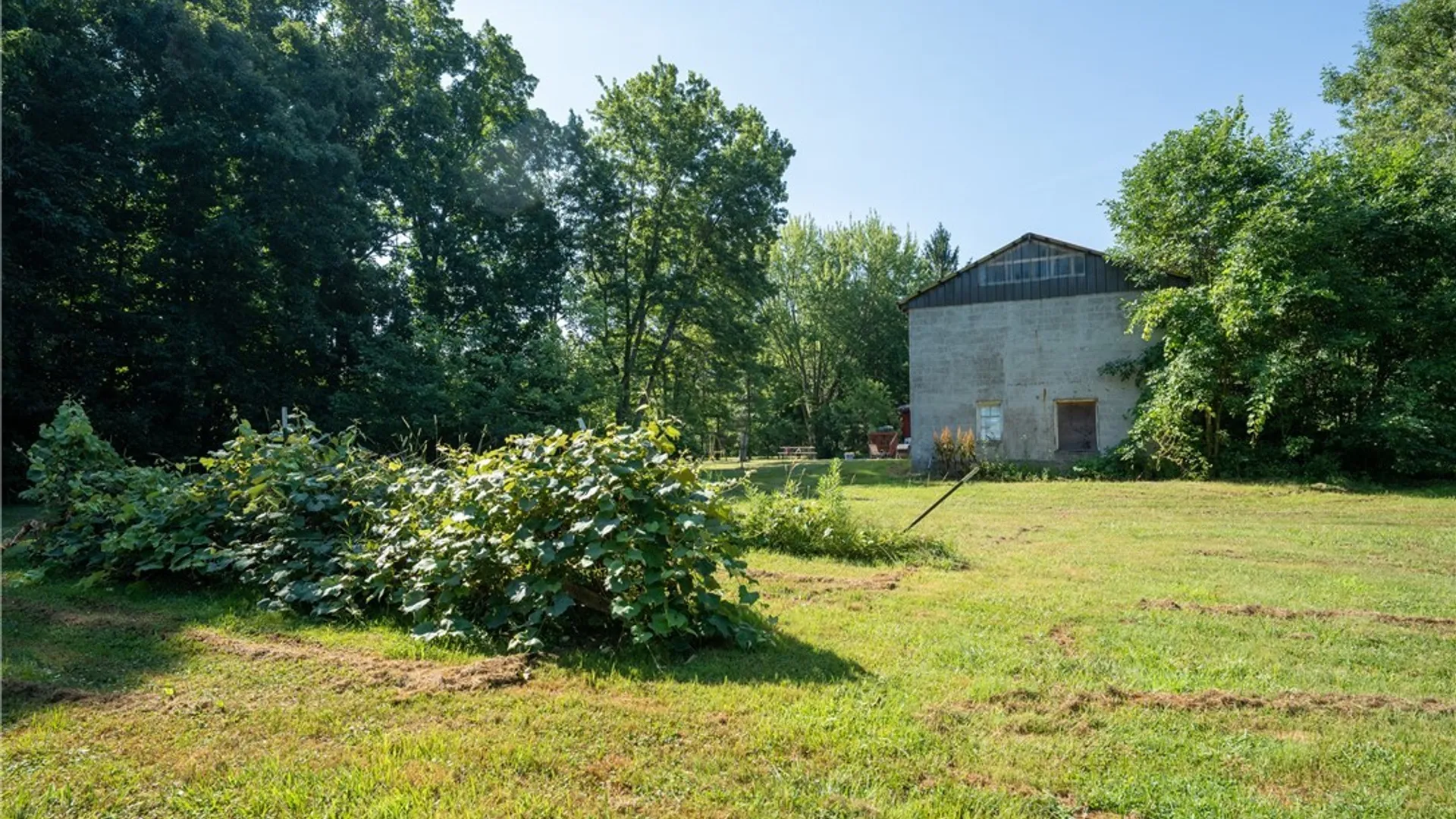 Property at 664 Monroe Avenue, Evans, NY 14006 40