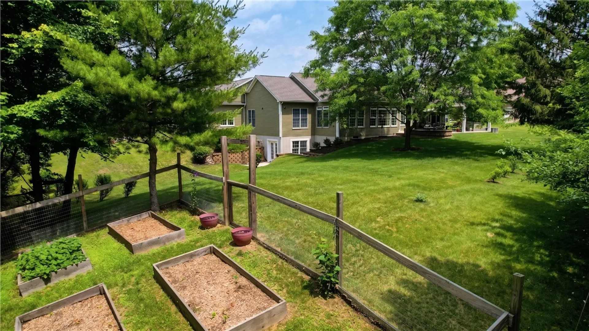 Property at 898 Bel Arbor Drive, Victor, NY 14564 47