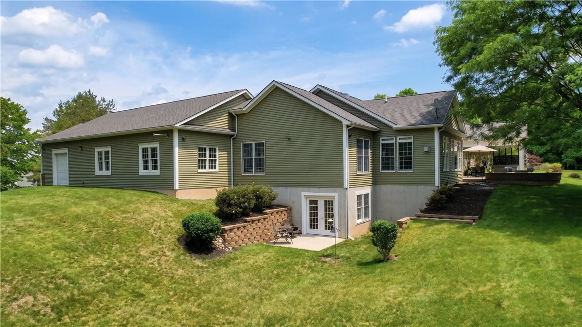 Property at 898 Bel Arbor Drive, Victor, NY 14564 49