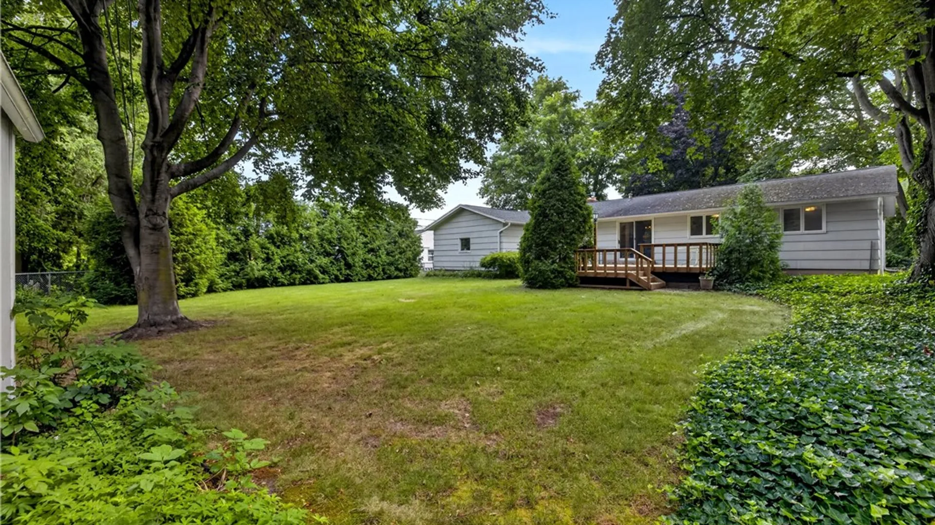 Property at 195 Noridge Drive, Irondequoit, NY 14462 25