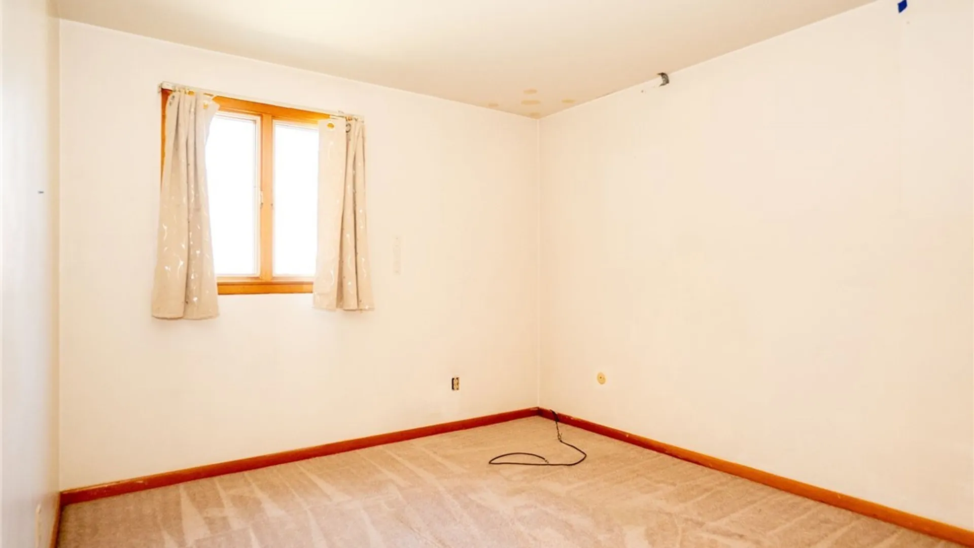Property at 1040 Reserve Road, West Seneca, NY 14224 14