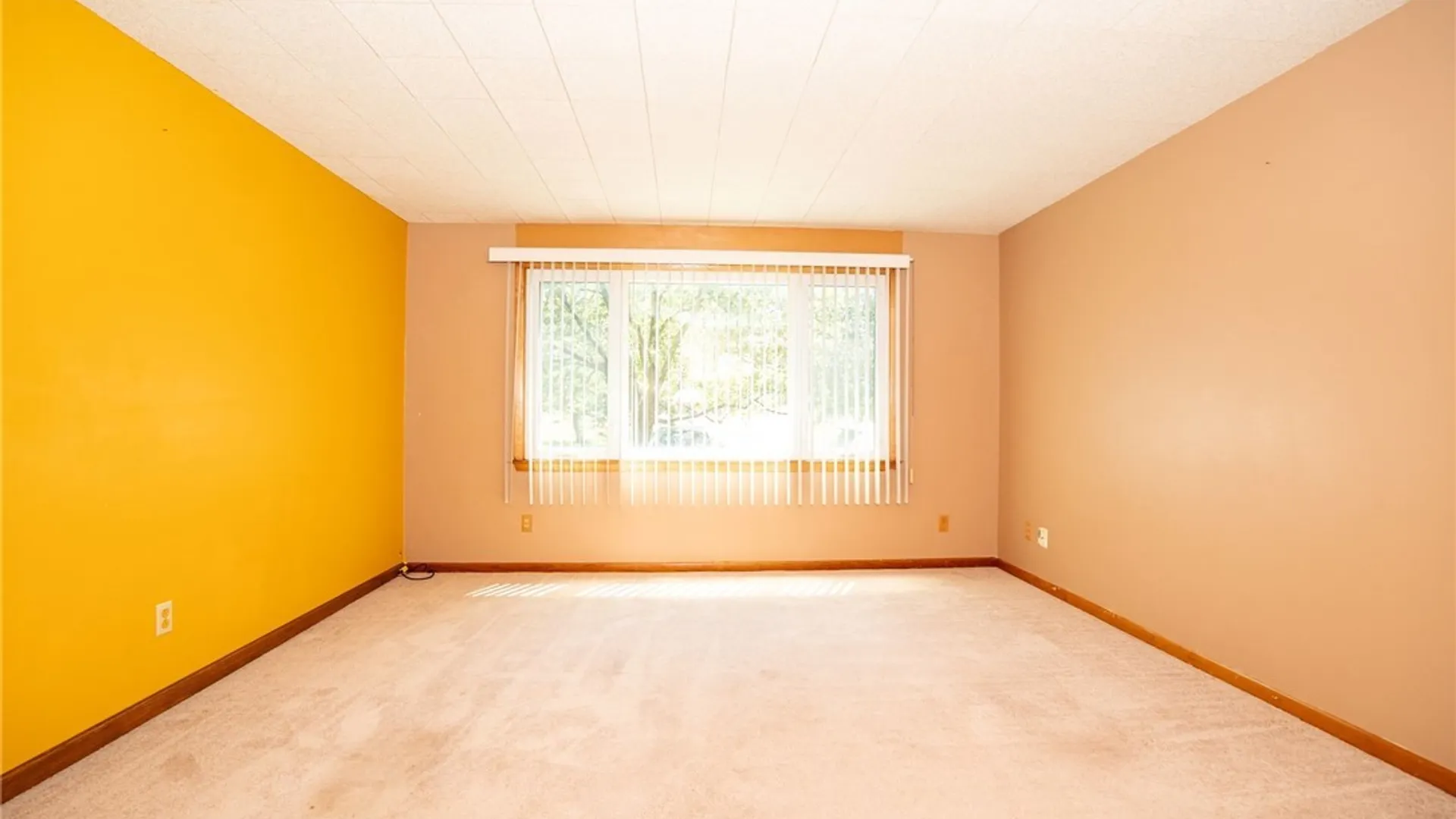Property at 1040 Reserve Road, West Seneca, NY 14224 21
