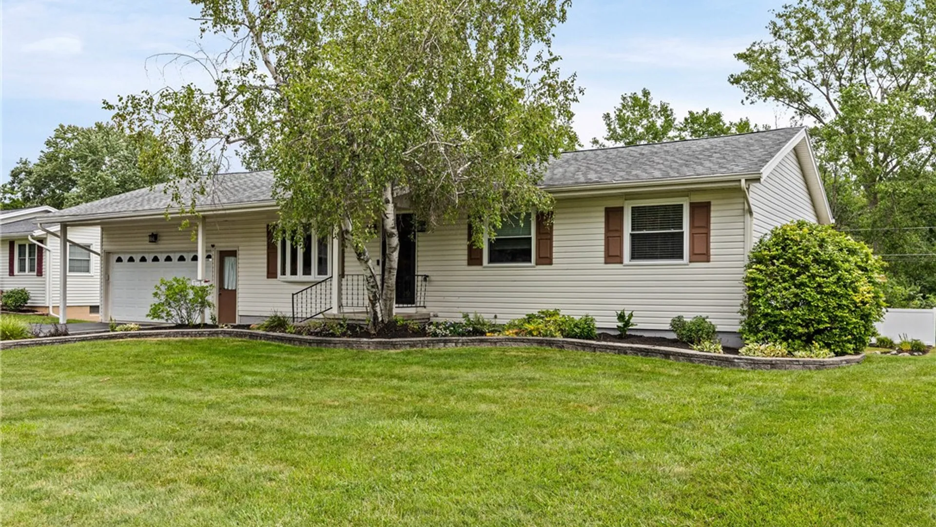 Property at 24 Noel Drive, Gates, NY 14606 4