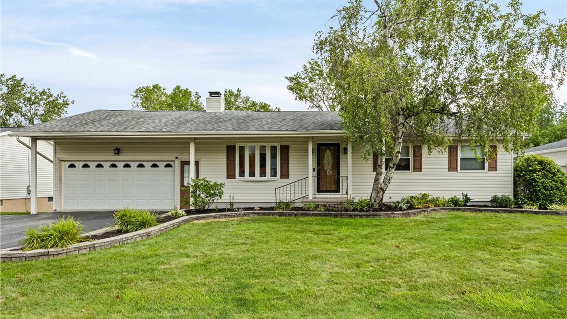 Property at 24 Noel Drive, Gates, NY 14606 5