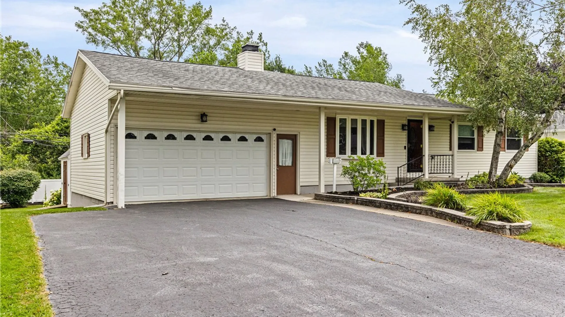 Property at 24 Noel Drive, Gates, NY 14606 3