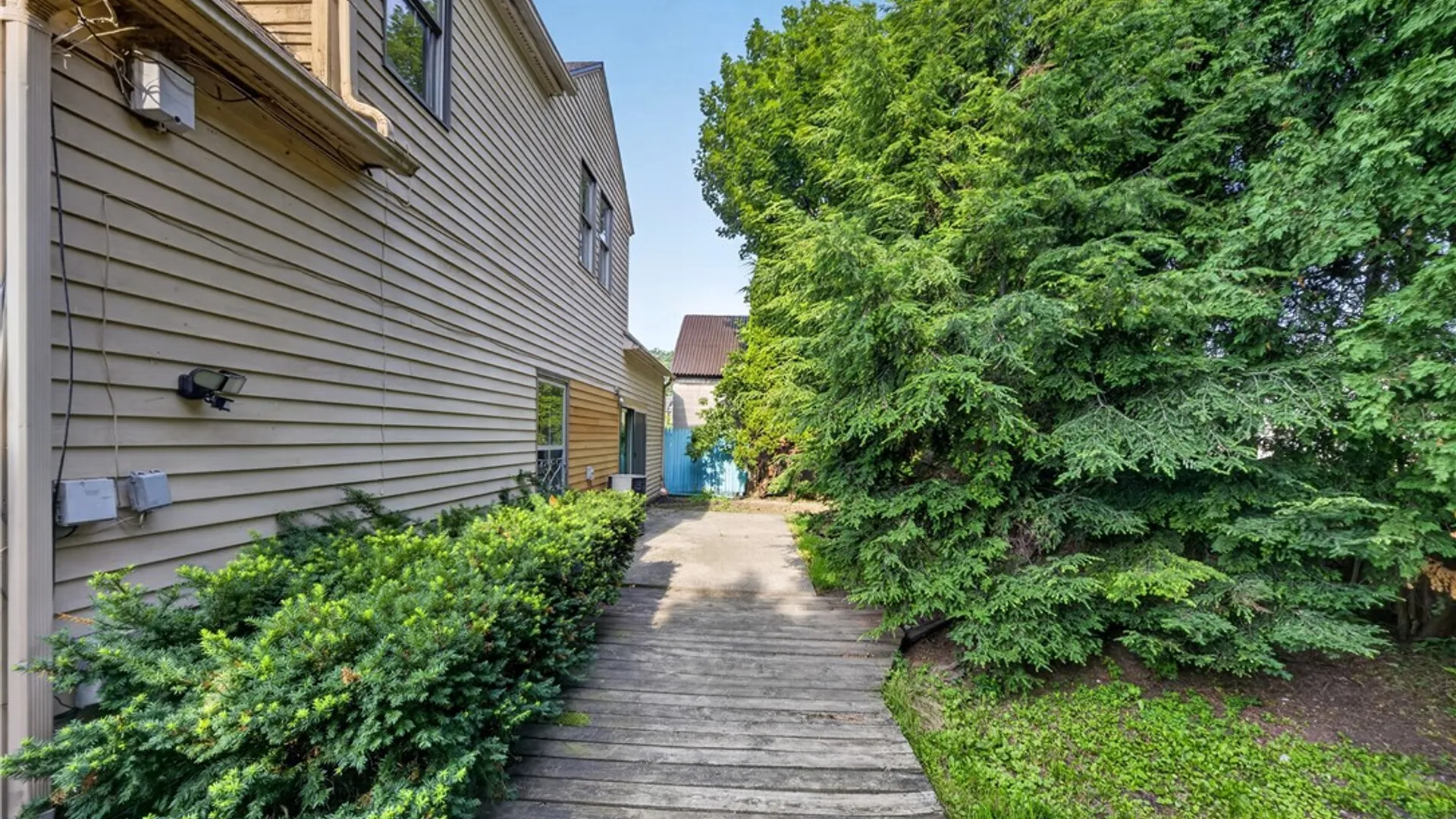 Property at 211 Schaffer Avenue, Salina, NY 13206 28