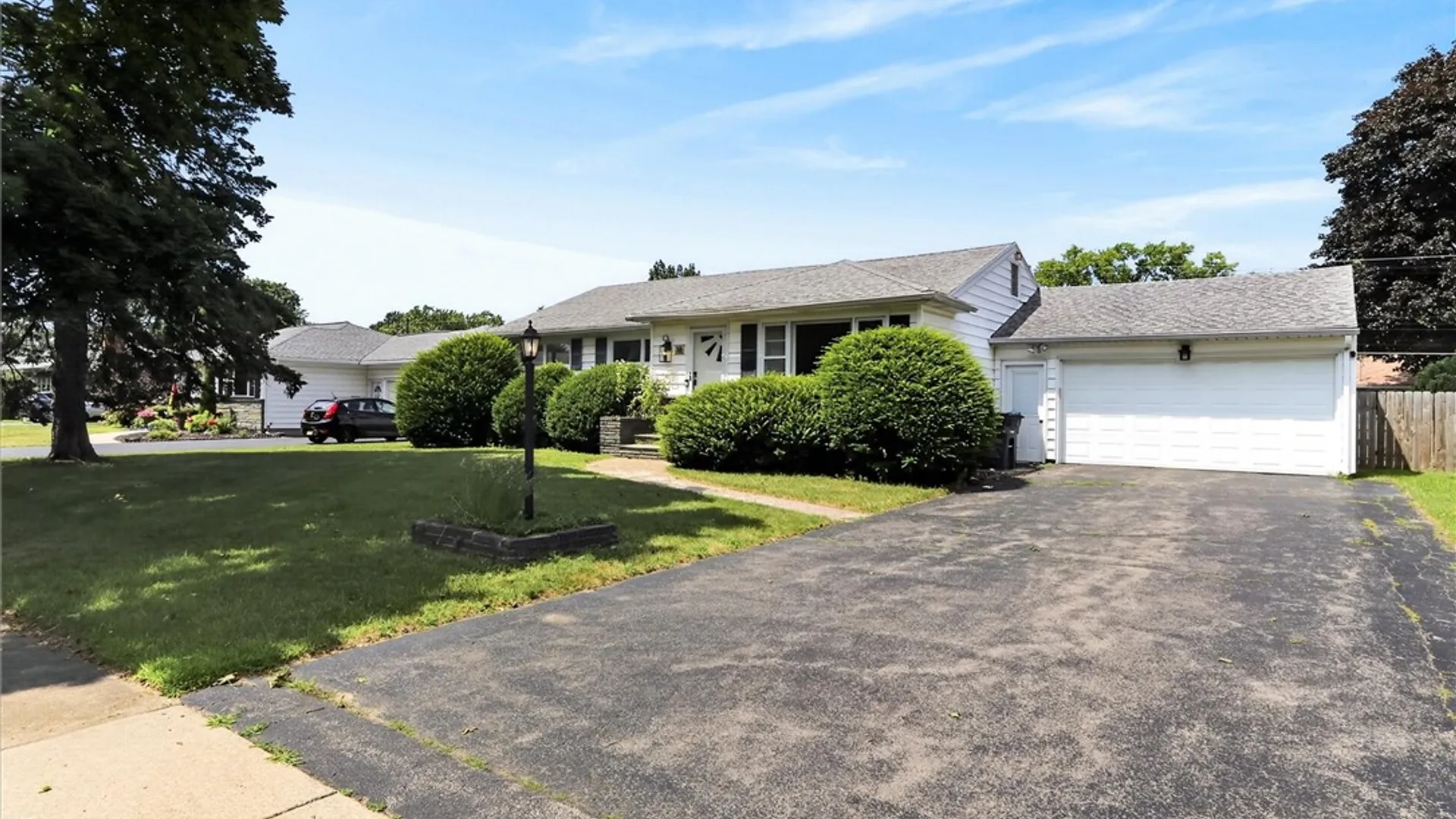 Property at 38 Stanridge Court, Irondequoit, NY 14617 2