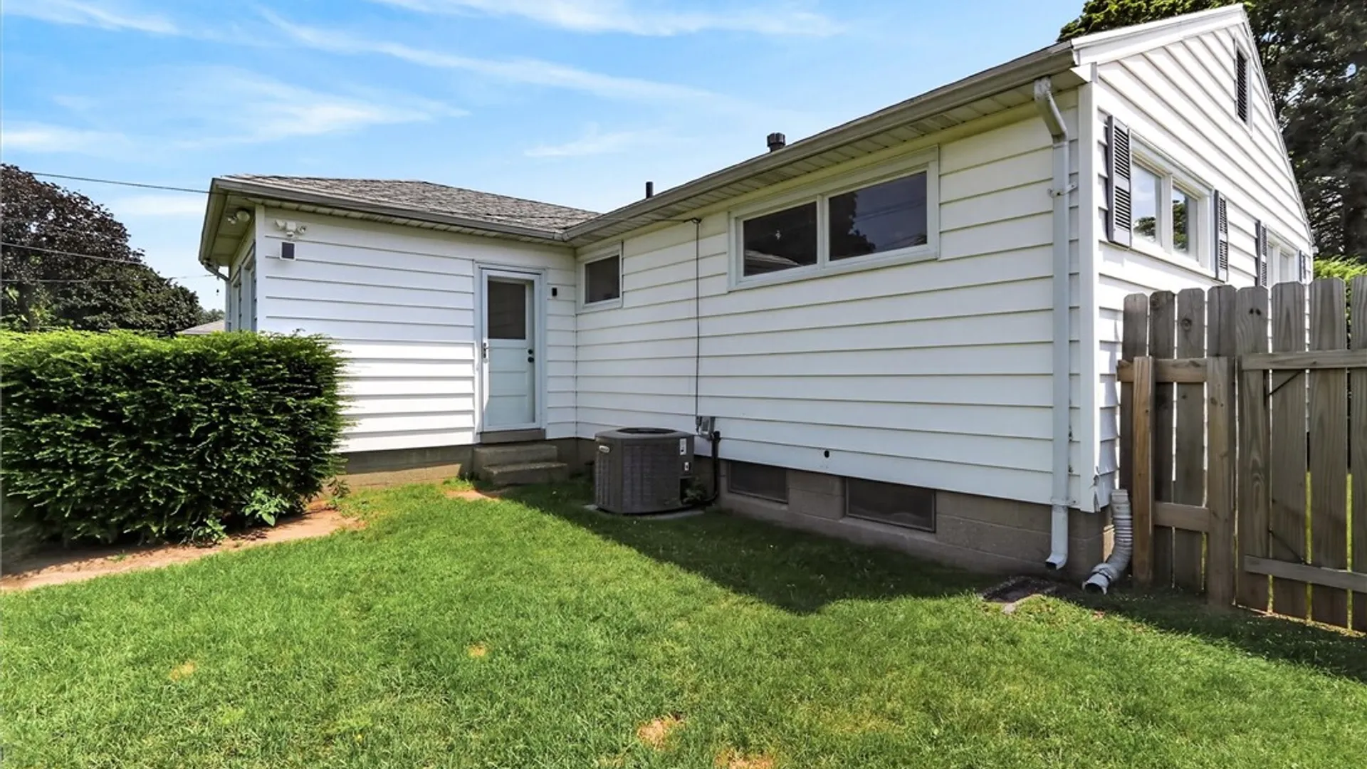 Property at 38 Stanridge Court, Irondequoit, NY 14617 31