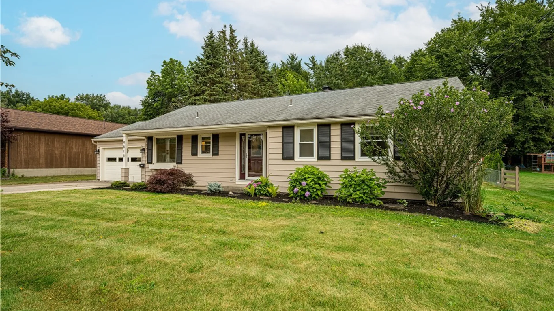 Property at 4815 Crestwood Drive, Hamburg, NY 14075 3