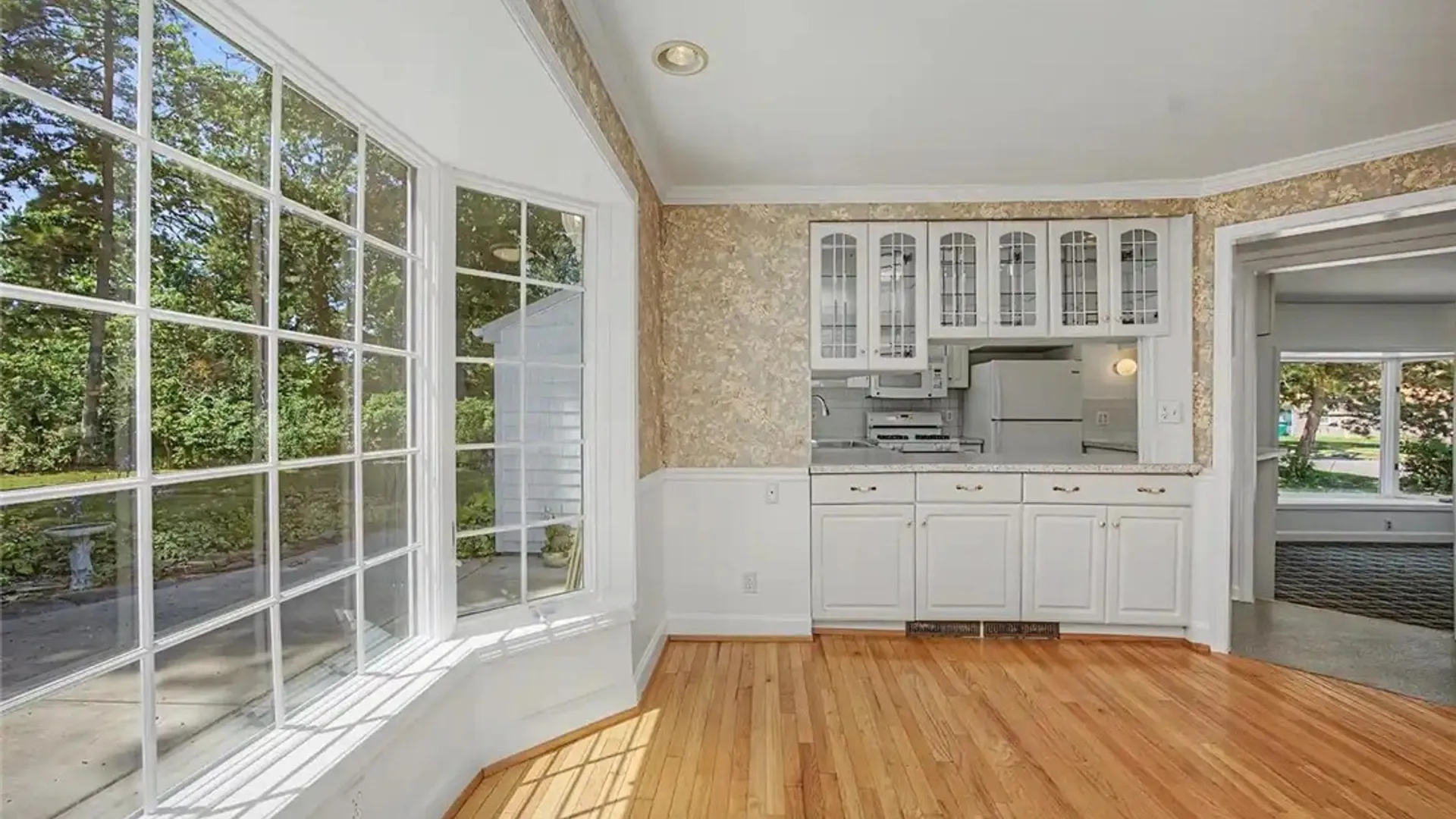 Property at 758 Pasadena Avenue, Niagara Falls, NY 14304 24