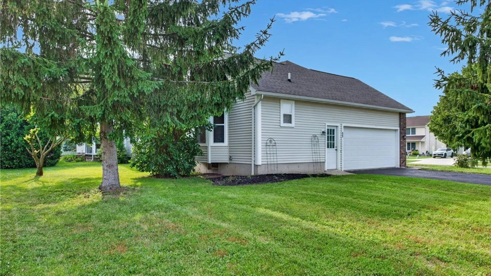 Property at 429 Carrollwood Drive, Porter, NY 14174 44