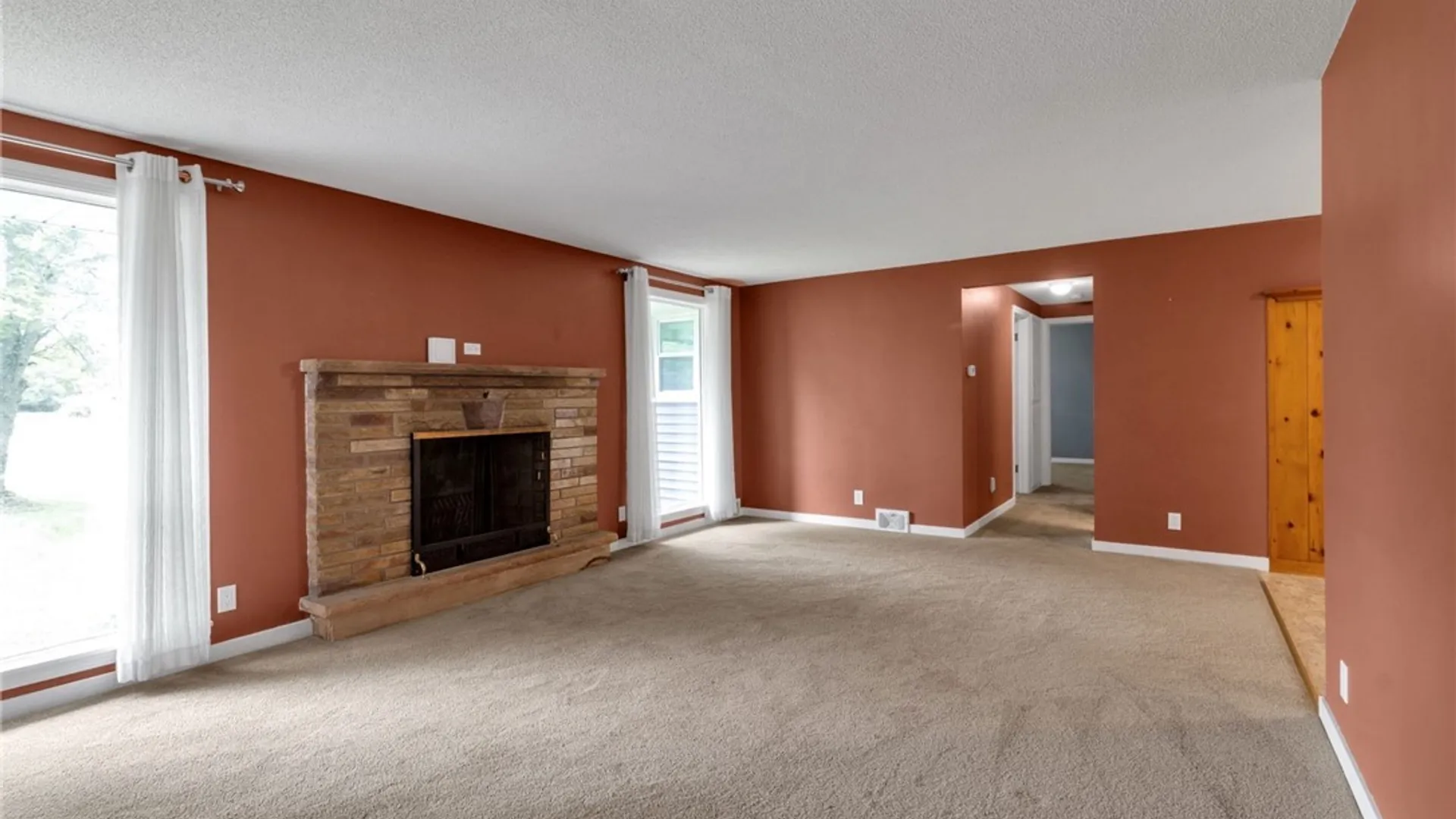 Property at 597 Alt Boulevard, Grand Island, NY 14072 5