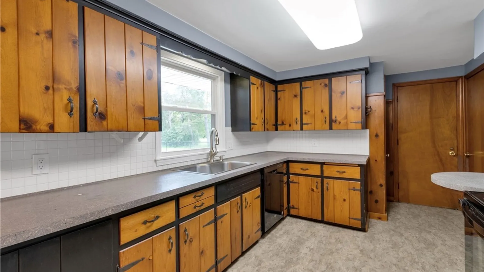 Property at 597 Alt Boulevard, Grand Island, NY 14072 9