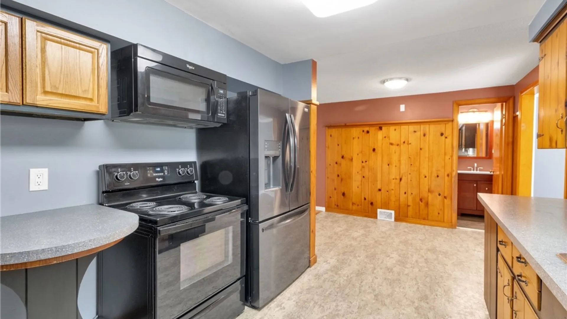Property at 597 Alt Boulevard, Grand Island, NY 14072 11