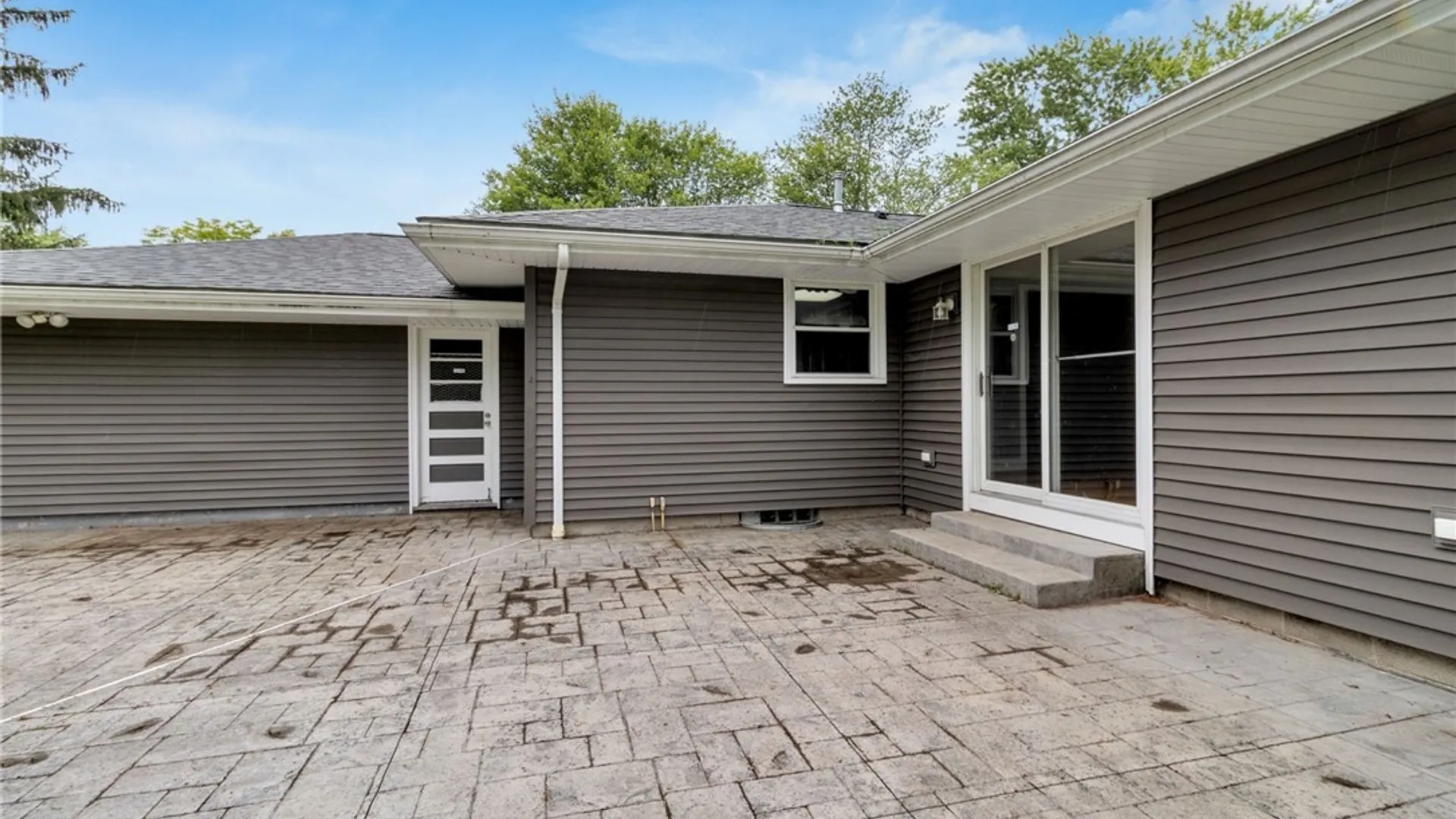 Property at 597 Alt Boulevard, Grand Island, NY 14072 28