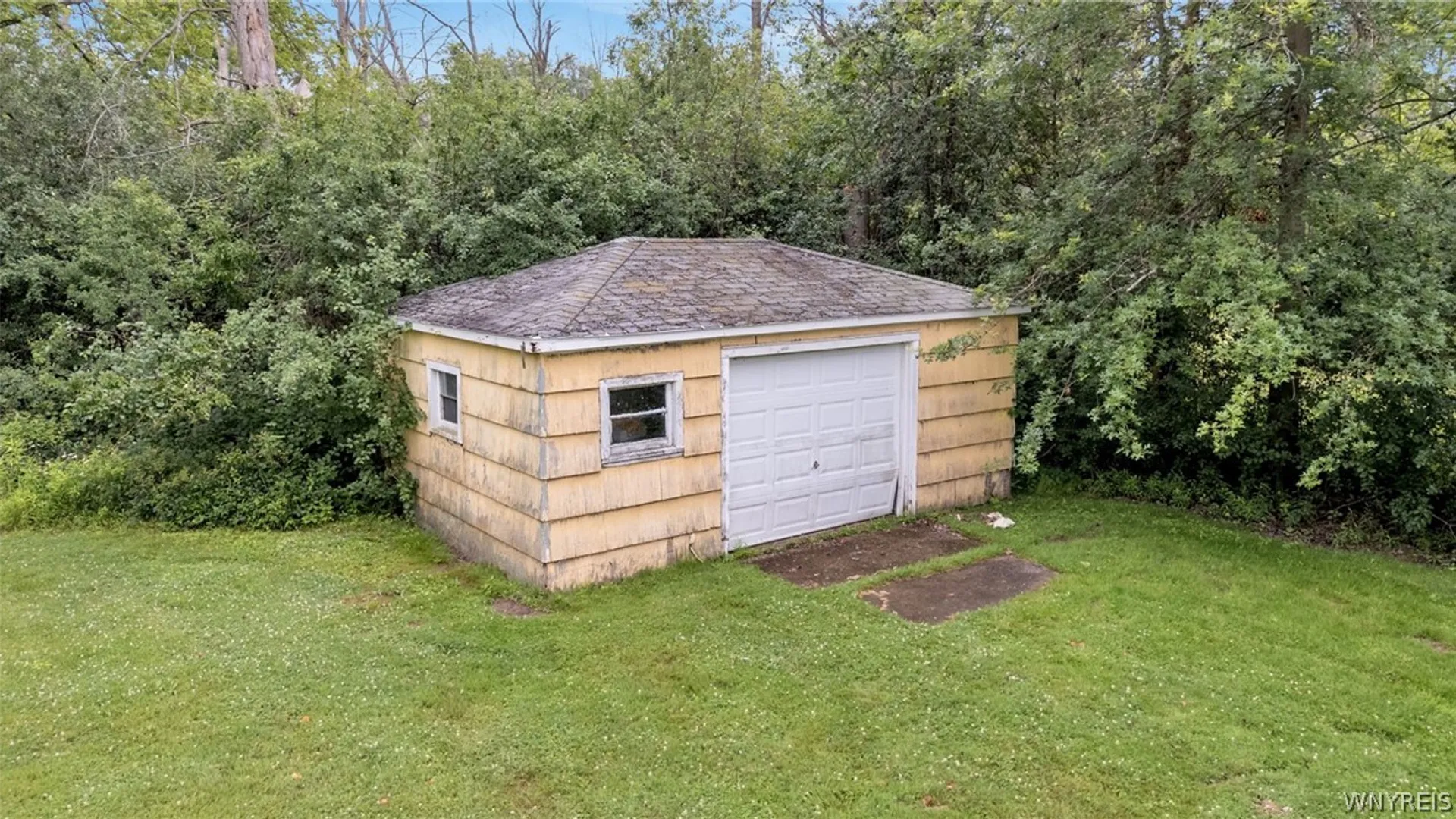 Property at 597 Alt Boulevard, Grand Island, NY 14072 30