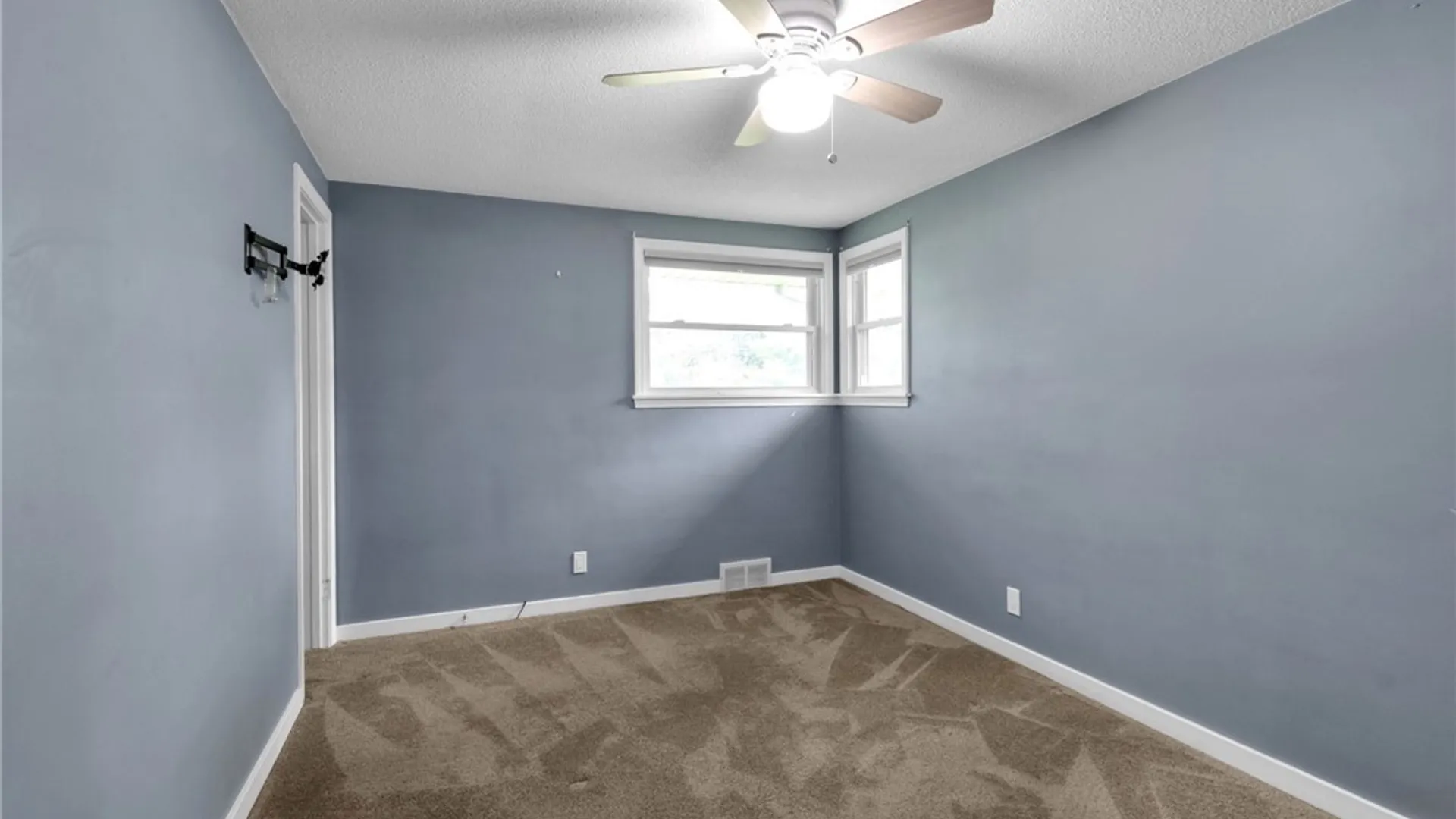 Property at 597 Alt Boulevard, Grand Island, NY 14072 23