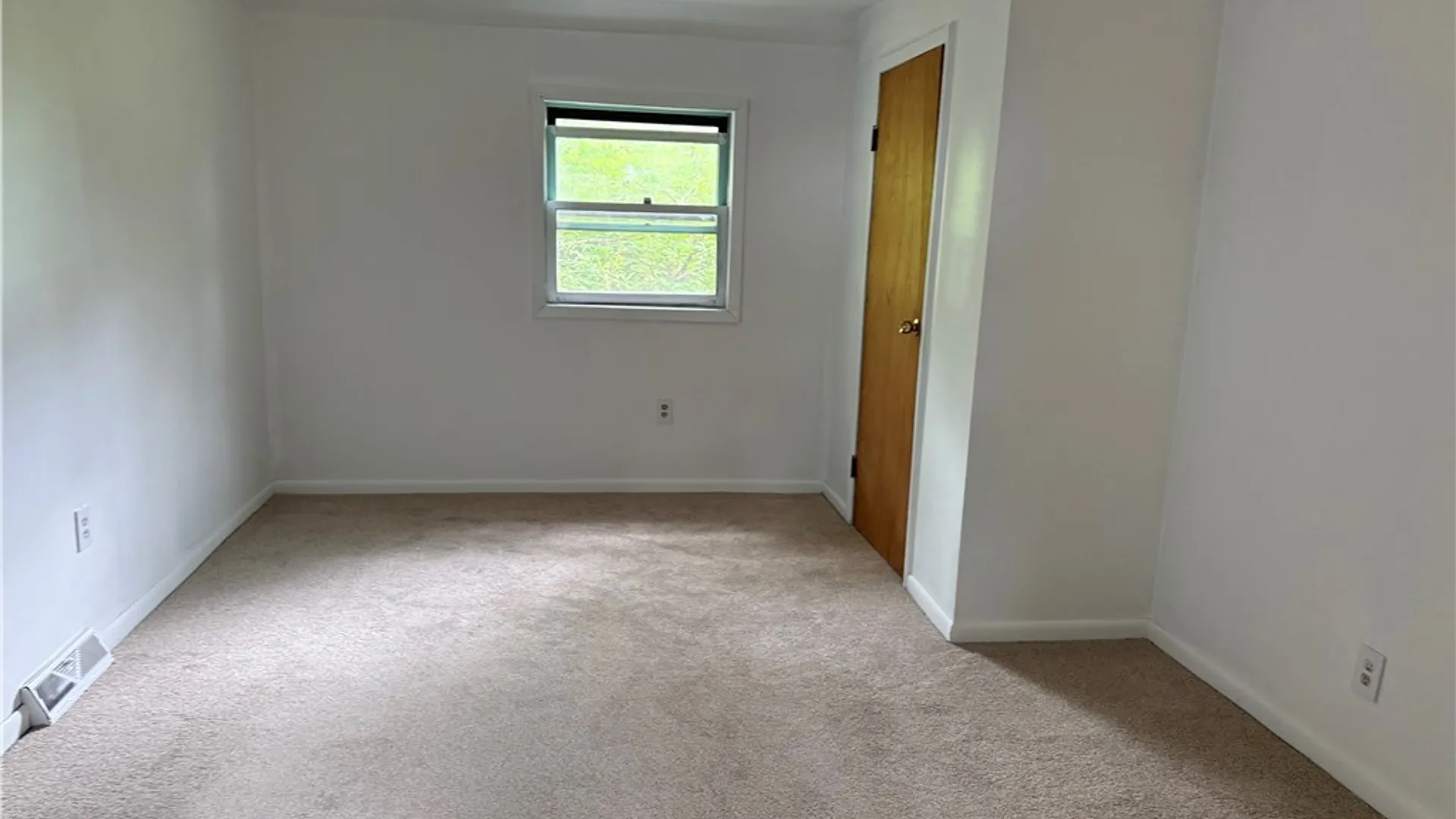 Property at 6892 Stanwix Avenue, Rome, NY 13440 9