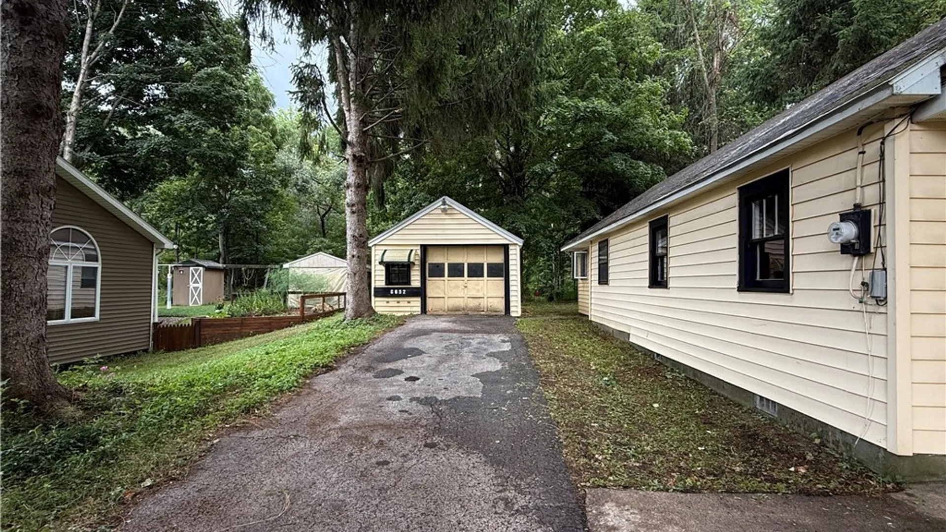 Property at 6892 Stanwix Avenue, Rome, NY 13440 3