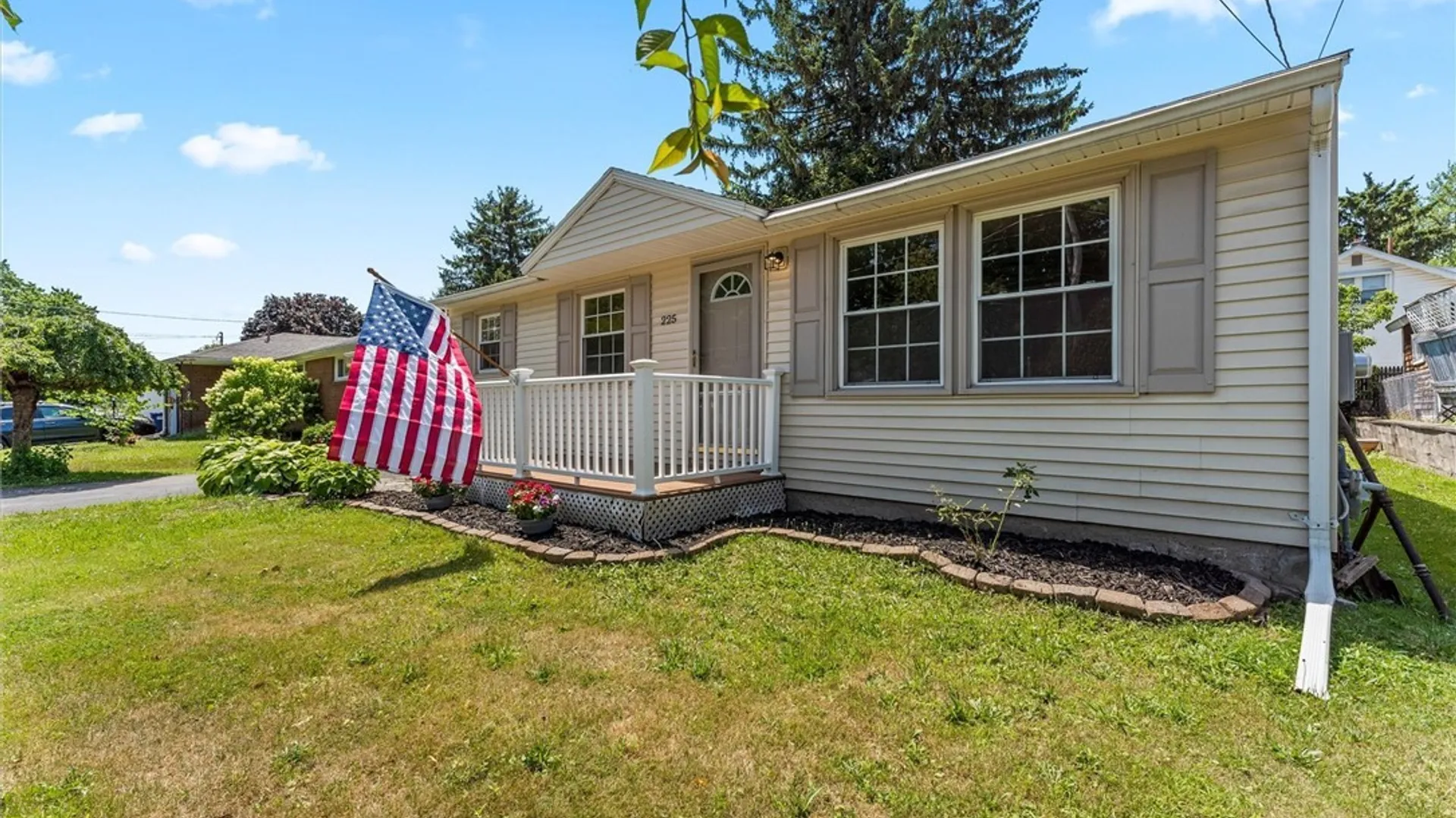 Property at 225 Wainwright Avenue, Syracuse, NY 13208 3