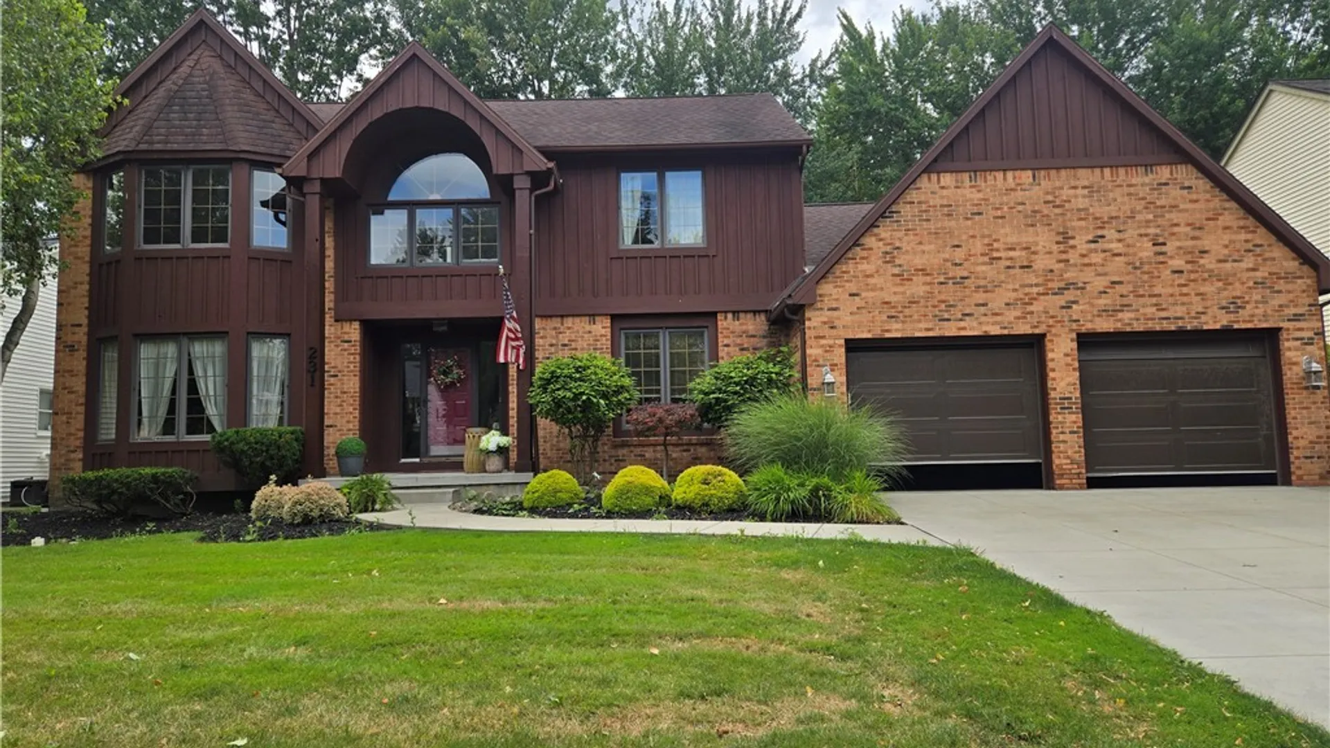 Property at 231 Londonderry Ln, Amherst, NY 14068 2