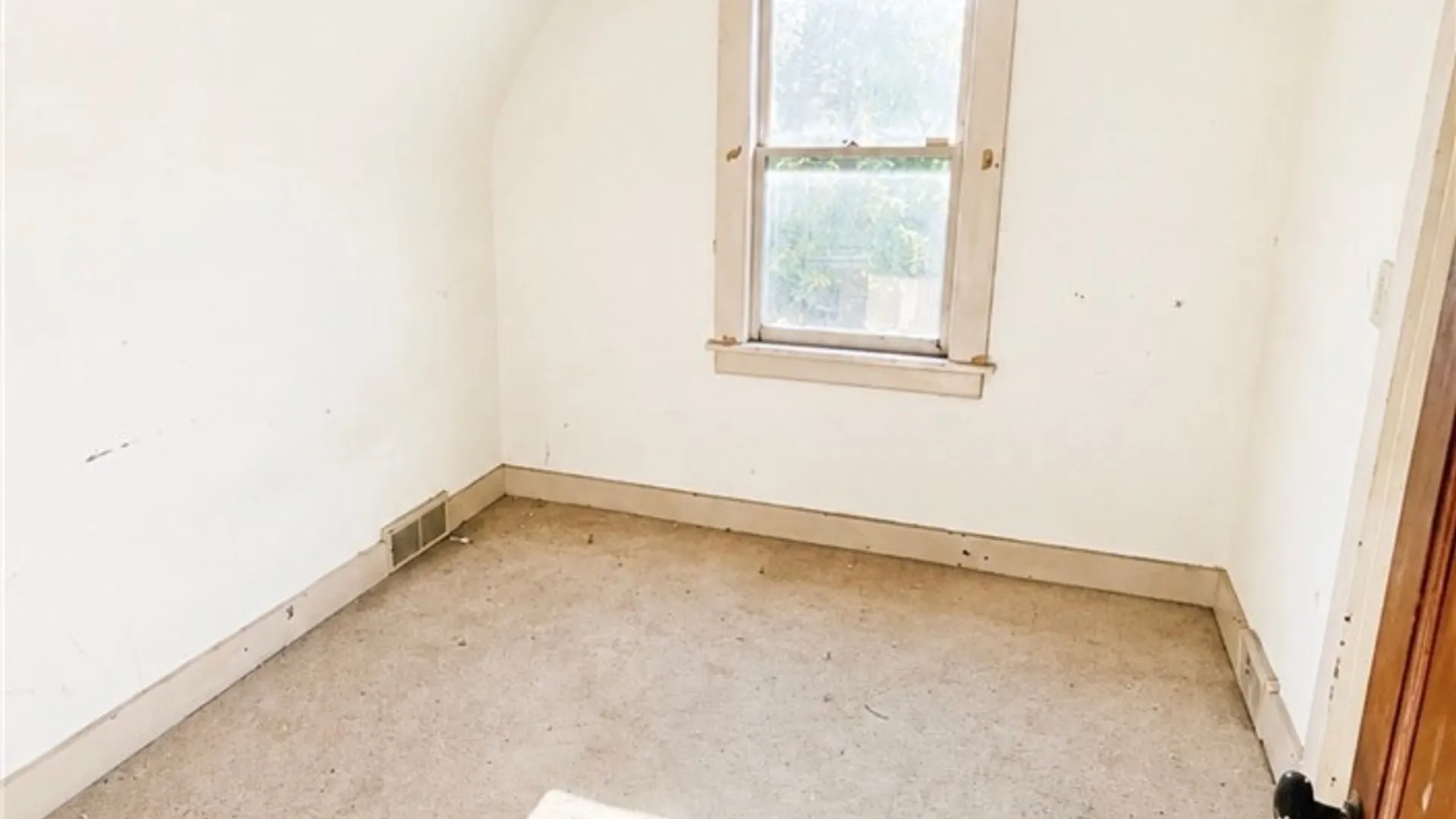 Property at 280 Dewitt Street, Buffalo, NY 14213 11