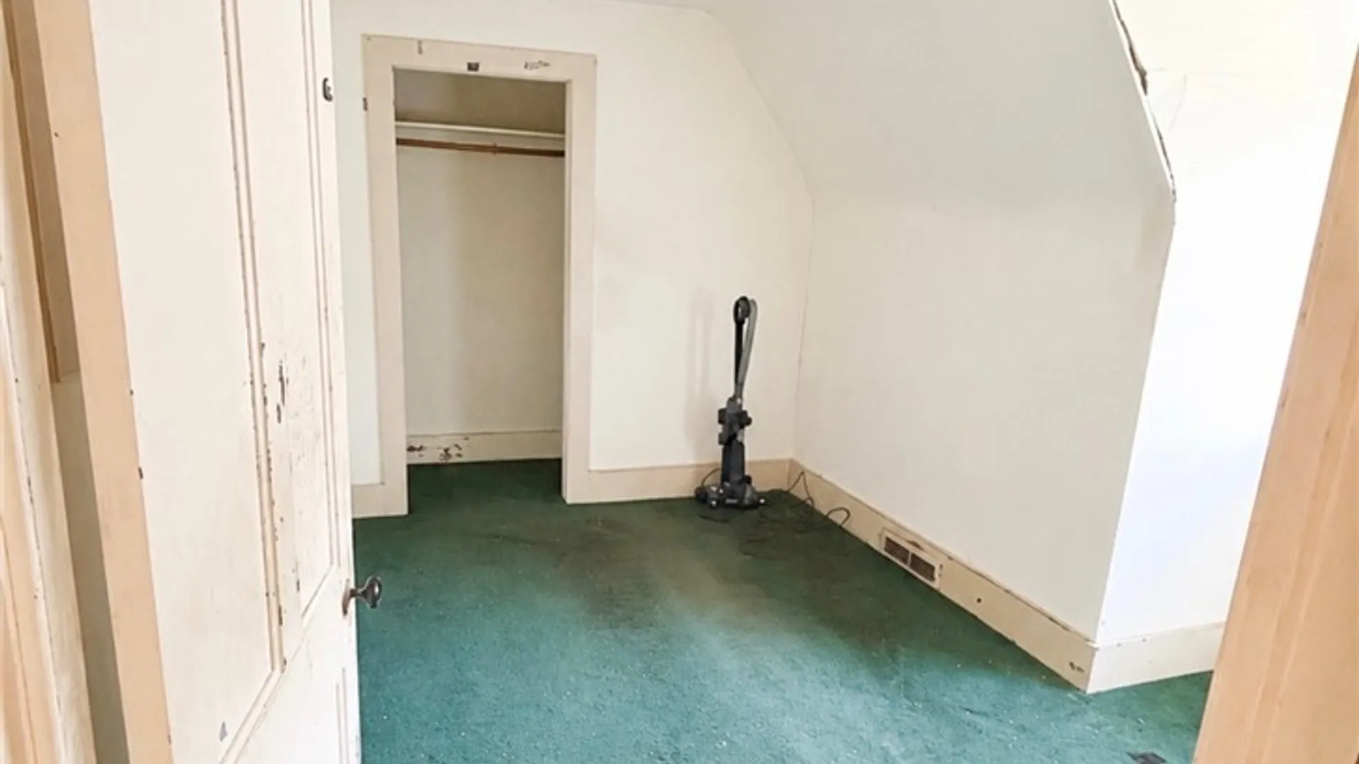 Property at 280 Dewitt Street, Buffalo, NY 14213 9