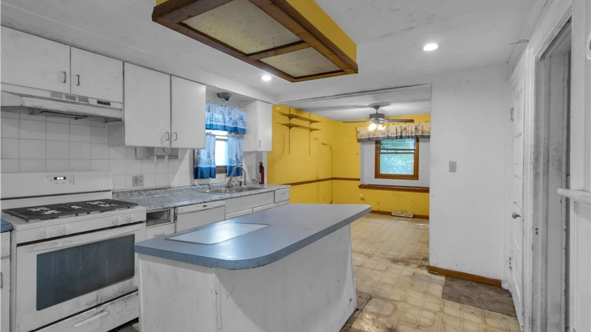 Property at 97 Burch Avenue, West Seneca, NY 14210 12