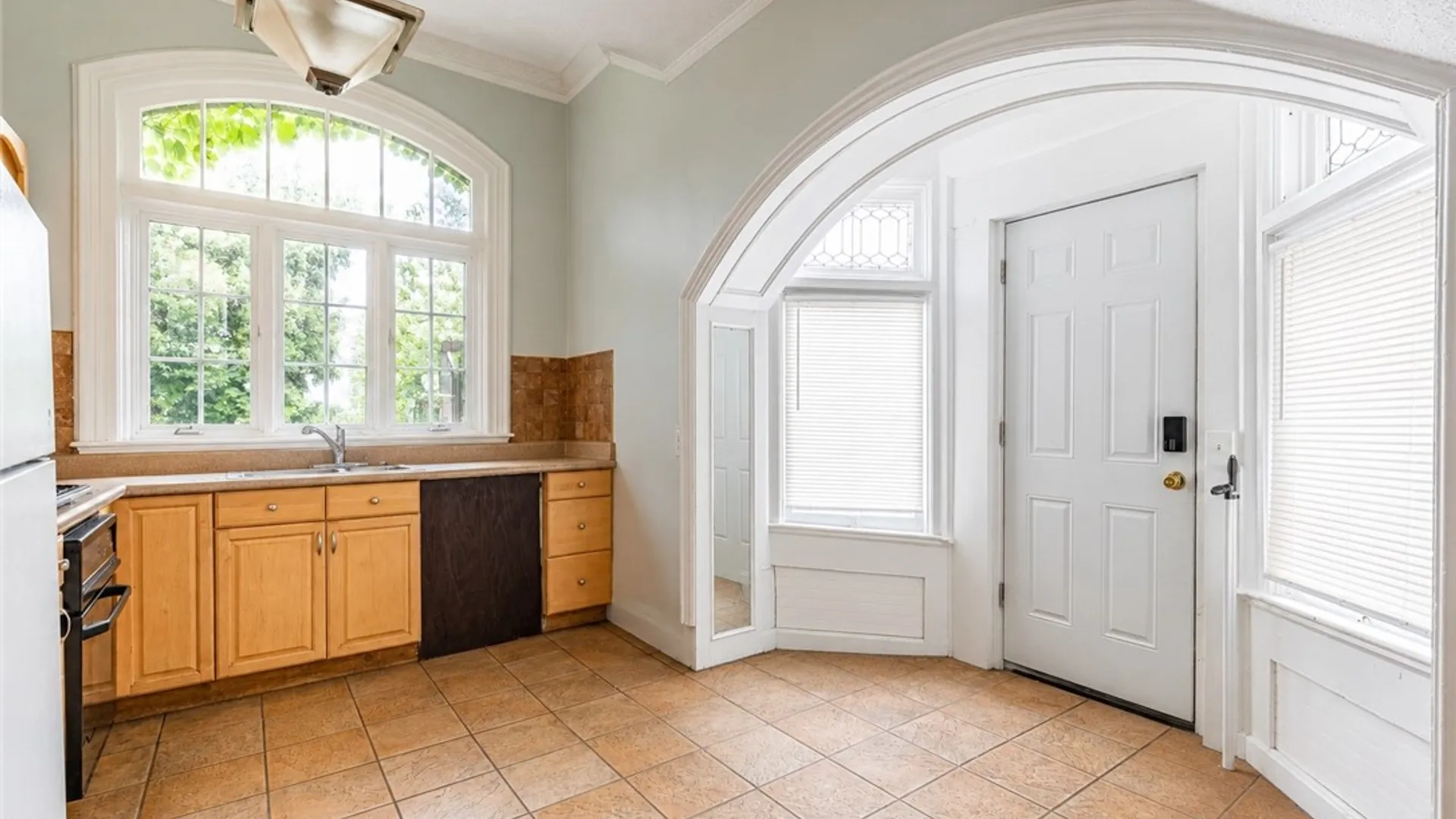 Property at 1041 Lake Avenue, Rochester, NY 14613 5
