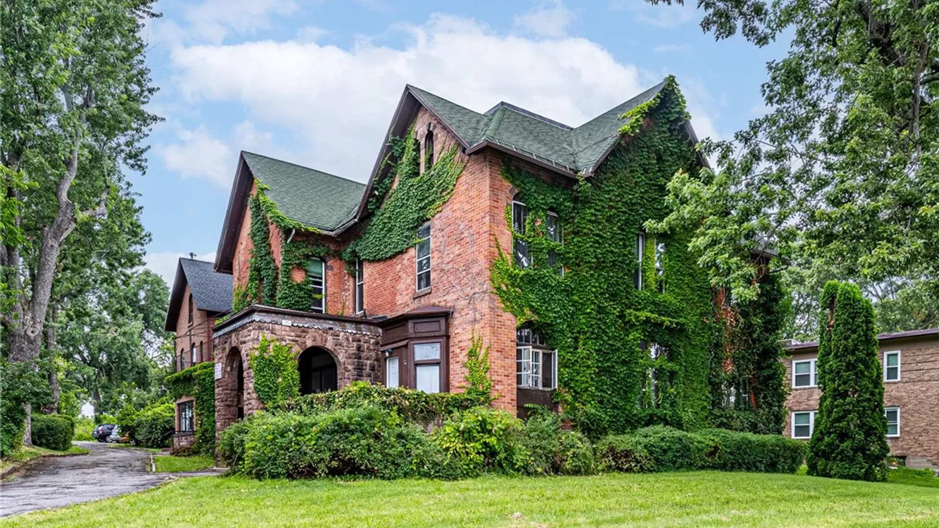 Property at 1041 Lake Avenue, Rochester, NY 14613 31