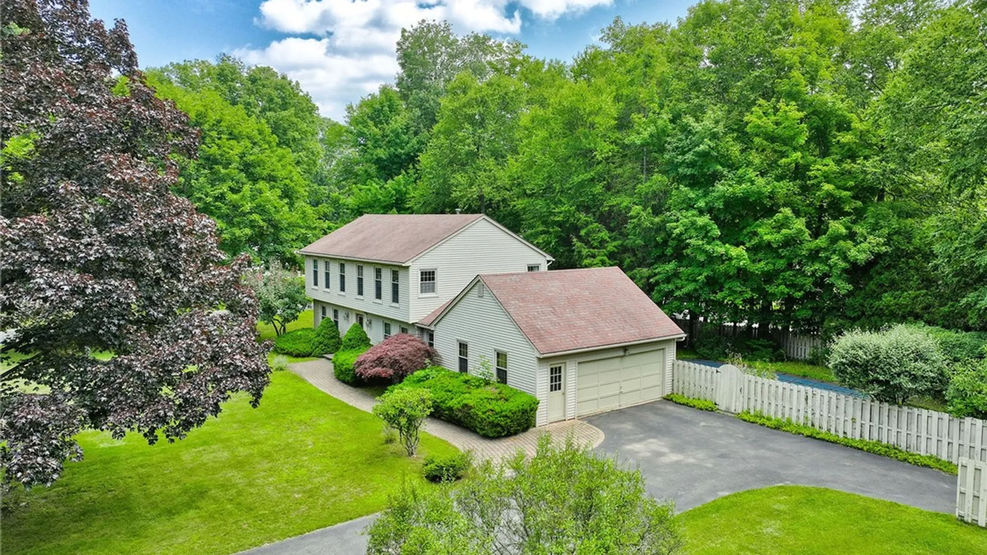 Property at 1199 Fox Hollow, Webster, NY 14580 2
