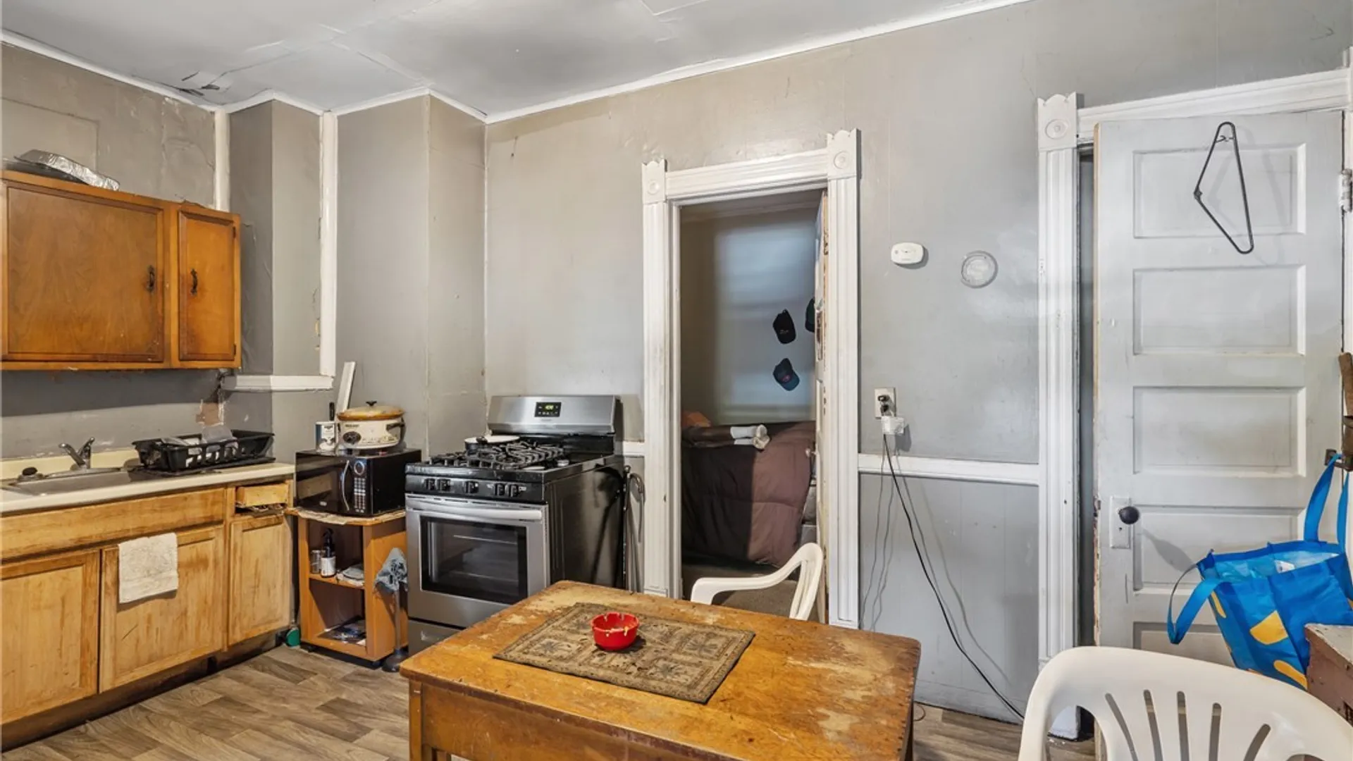Property at 118 W Bissell Street, Syracuse, NY 13207 2