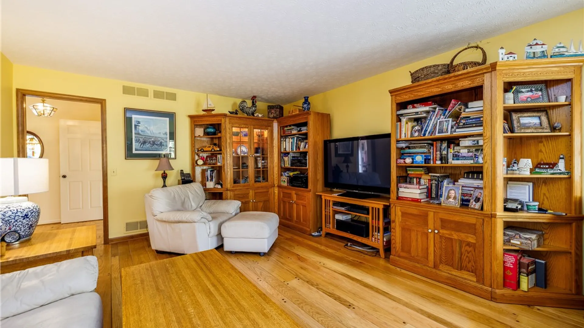 Property at 23 Watchet Lane, Perinton, NY 14450 17