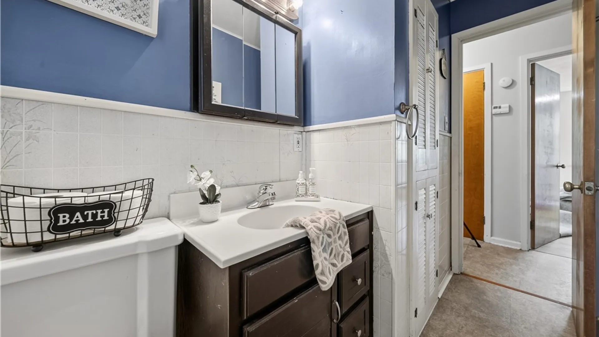 Property at 212 Lawrence Avenue, Clay, NY 13212 23