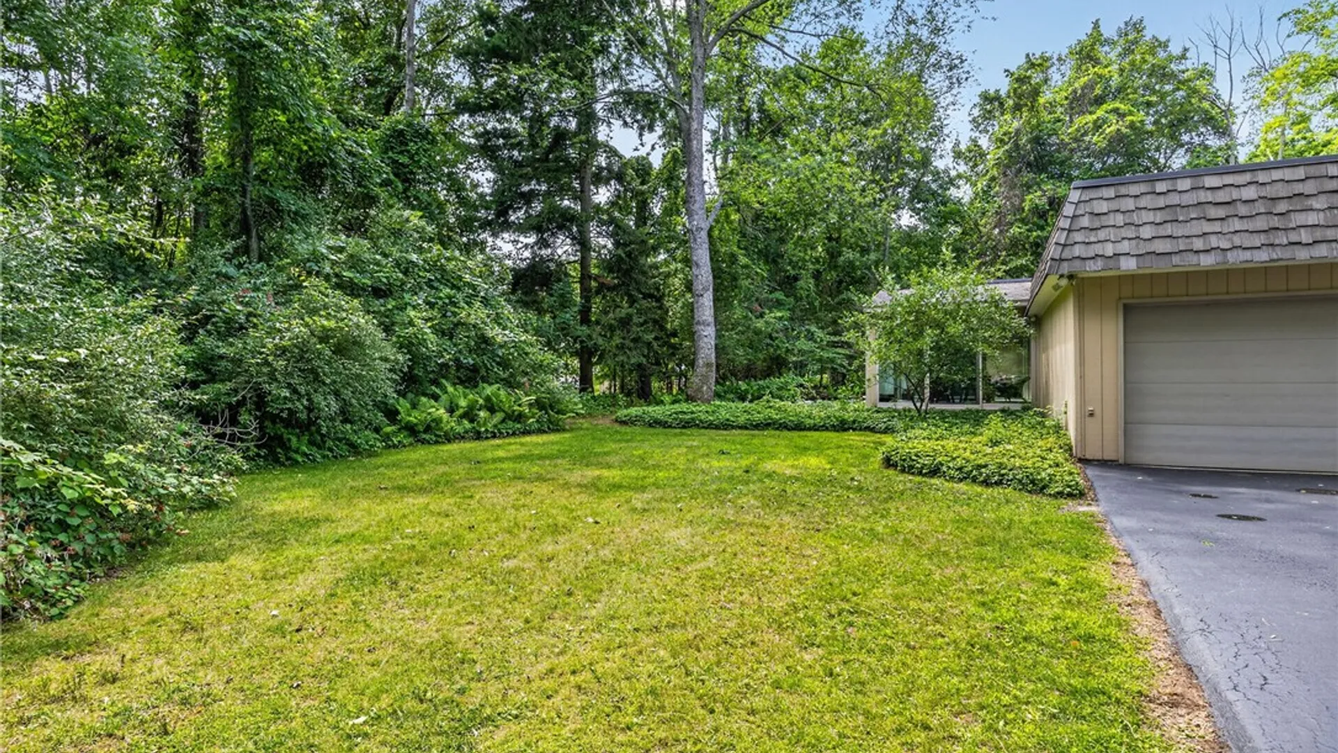 Property at 1139 Woodsboro Farms, Webster, NY 14580 44