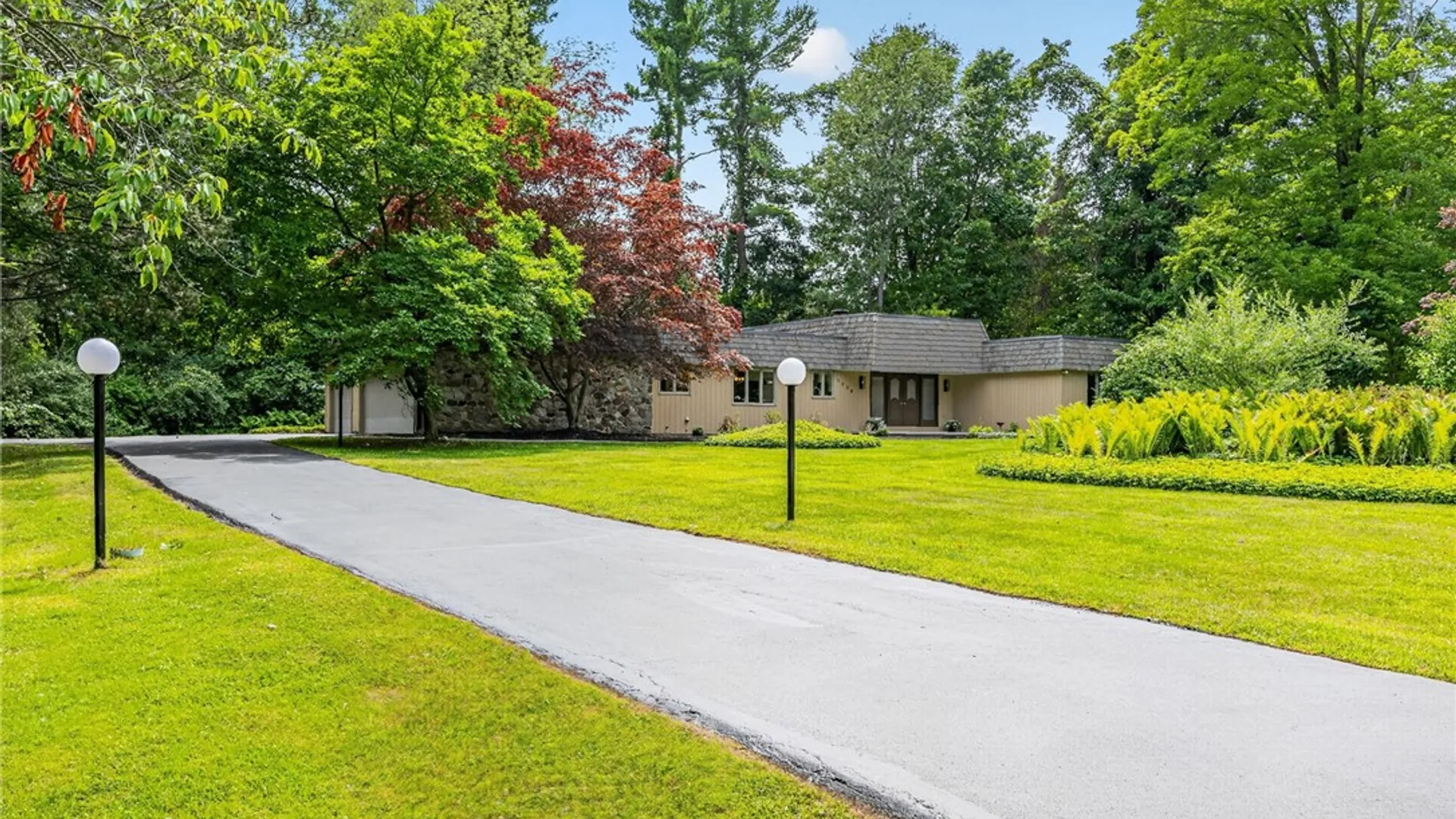 Property at 1139 Woodsboro Farms, Webster, NY 14580 4