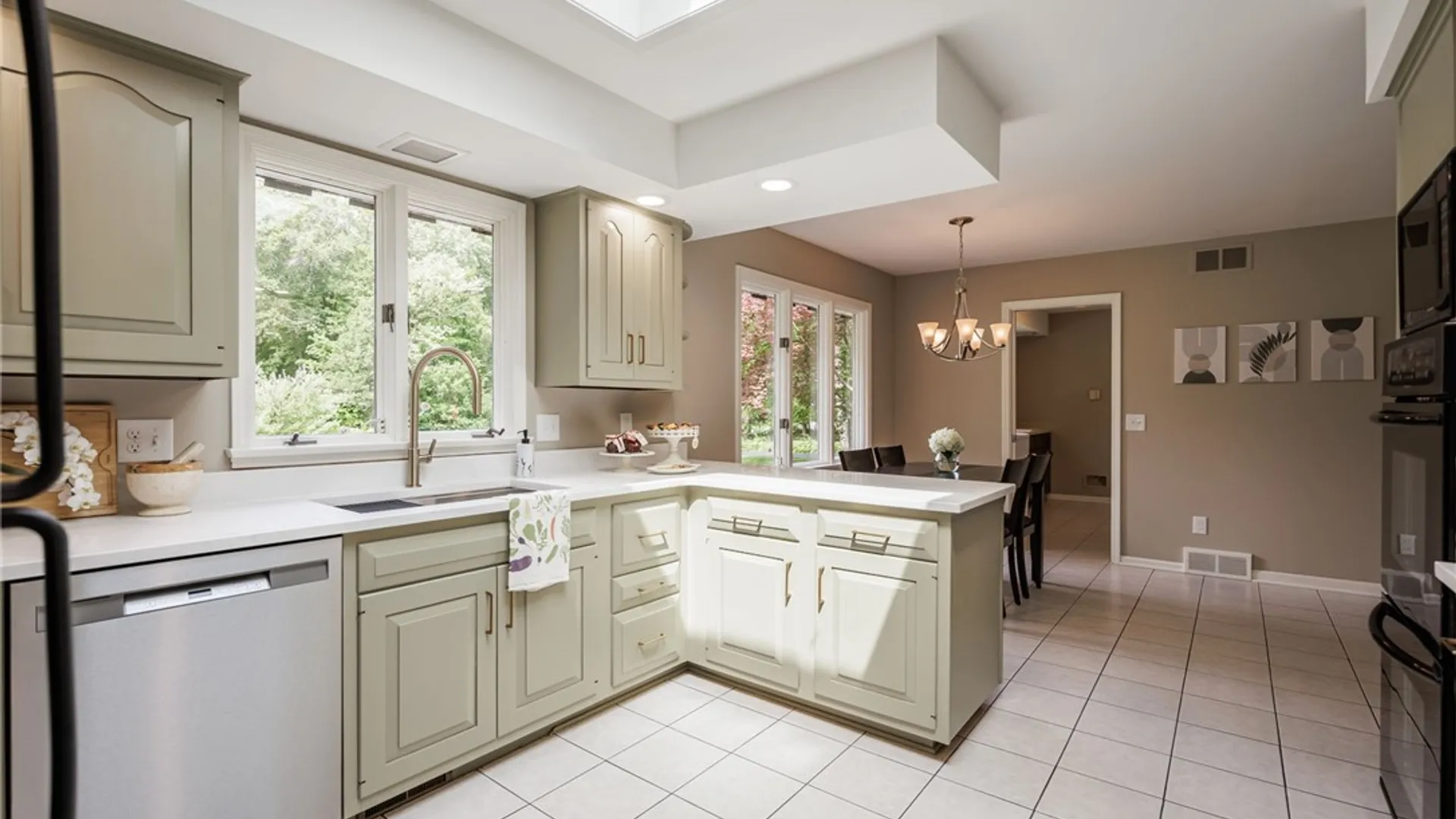 Property at 1139 Woodsboro Farms, Webster, NY 14580 8