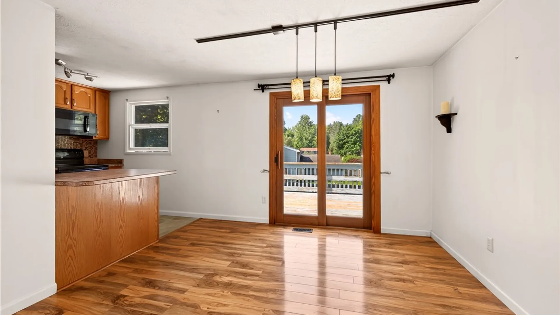Property at 7 Brandywine Circle, Penfield, NY 14526 6