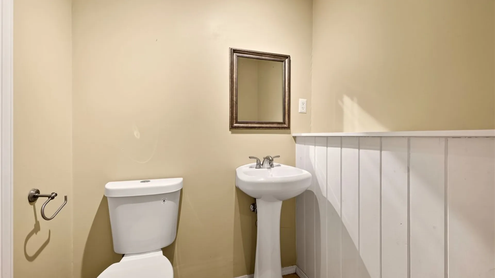 Property at 7 Brandywine Circle, Penfield, NY 14526 20