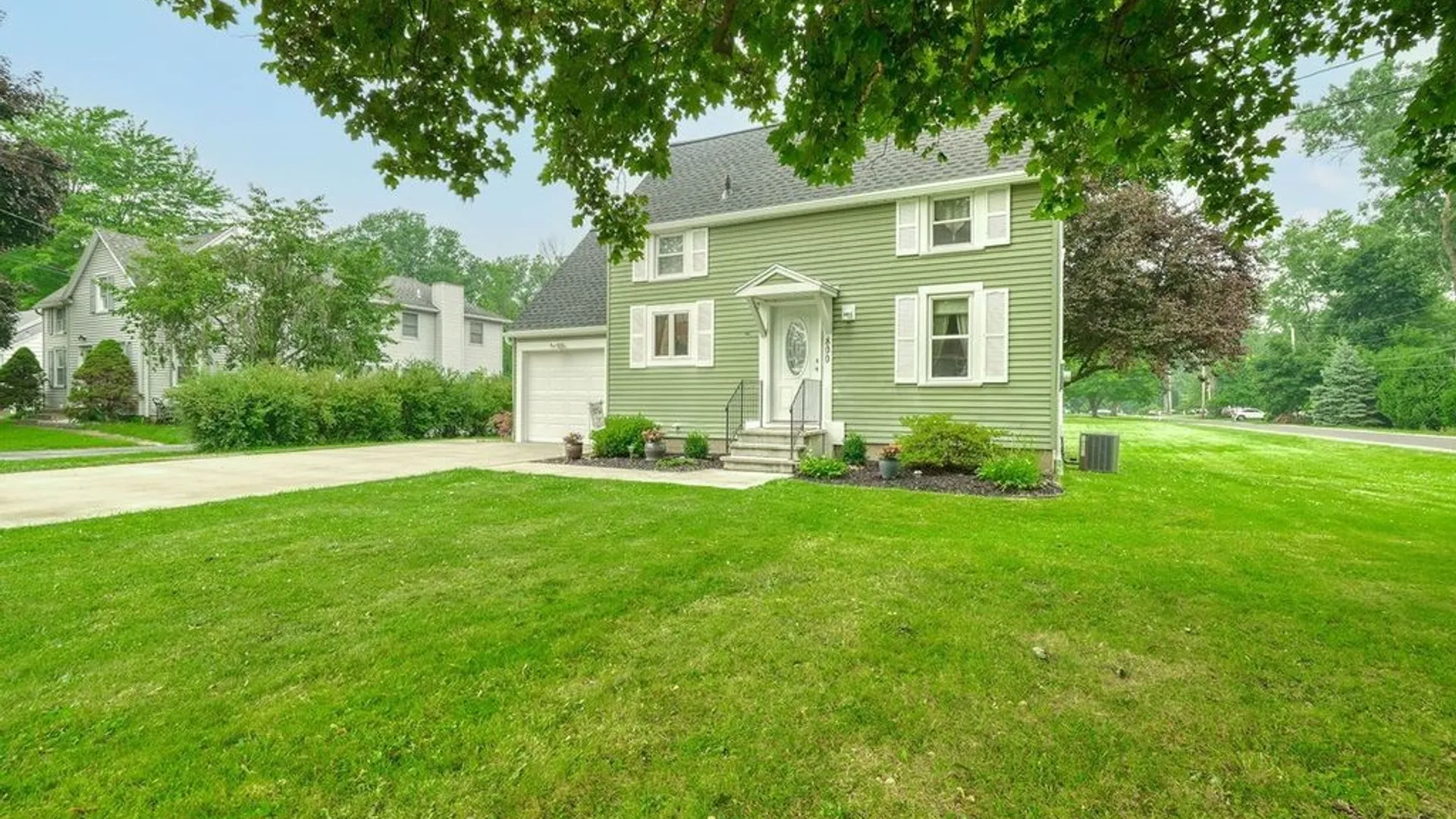 Property at 800 Winifred Dr, Webster, NY 14580 2
