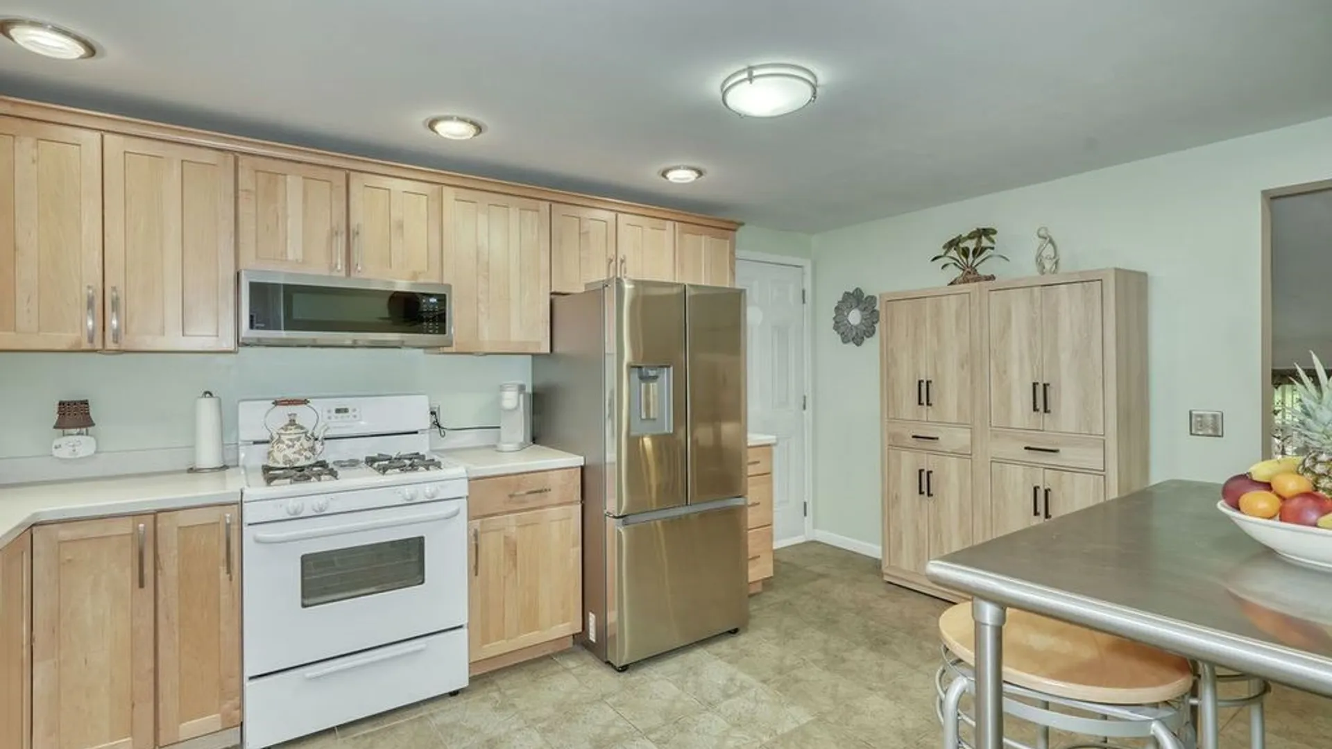 Property at 800 Winifred Dr, Webster, NY 14580 8