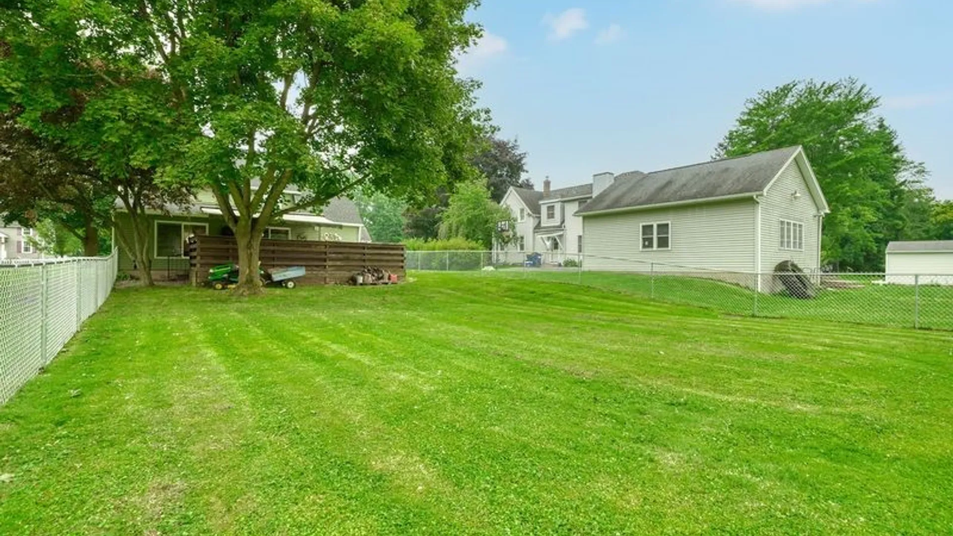 Property at 800 Winifred Dr, Webster, NY 14580 26
