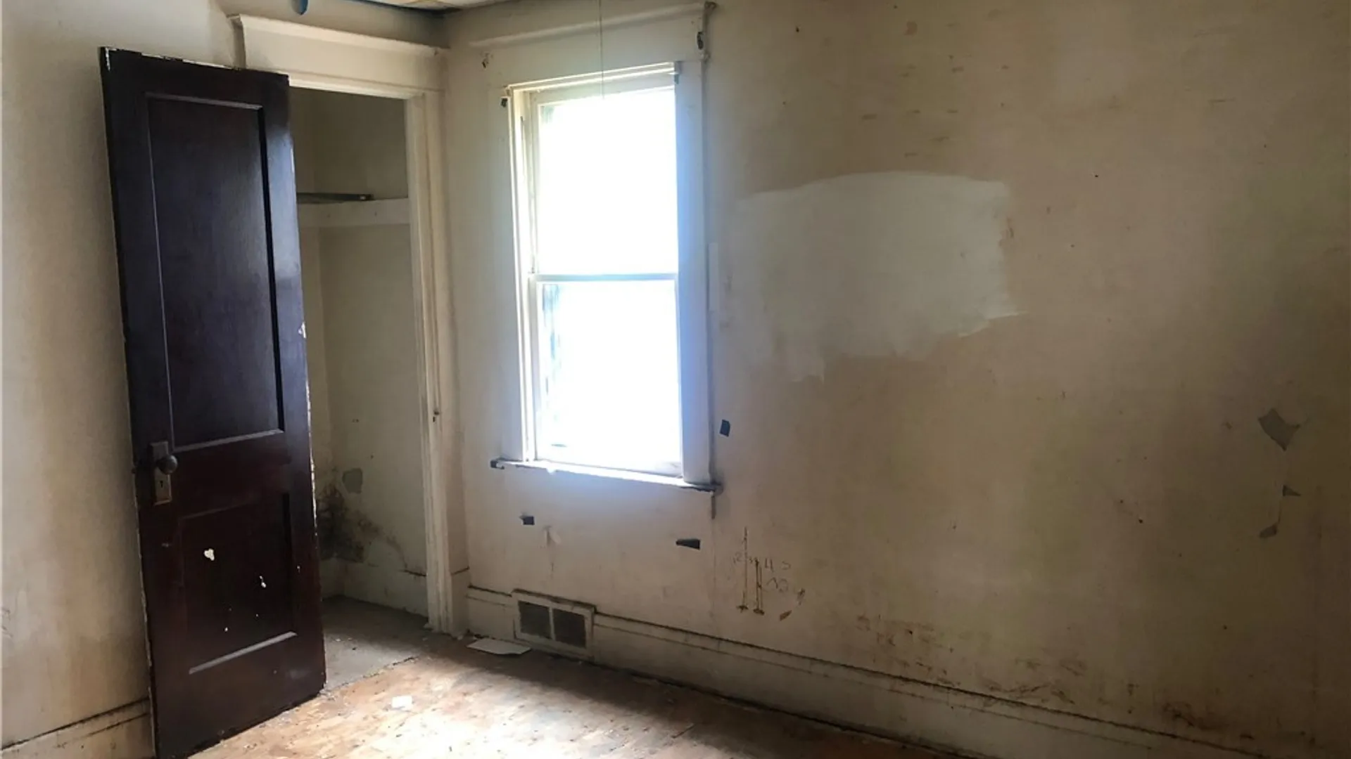 Property at 250 Box Avenue, Buffalo, NY 14211 6