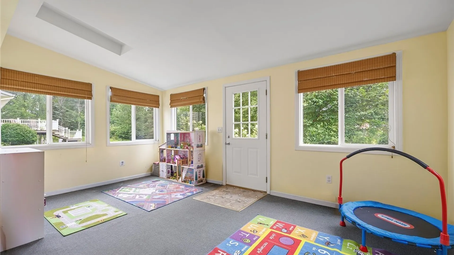 Property at 5 Gentian Way, Perinton, NY 14450 20