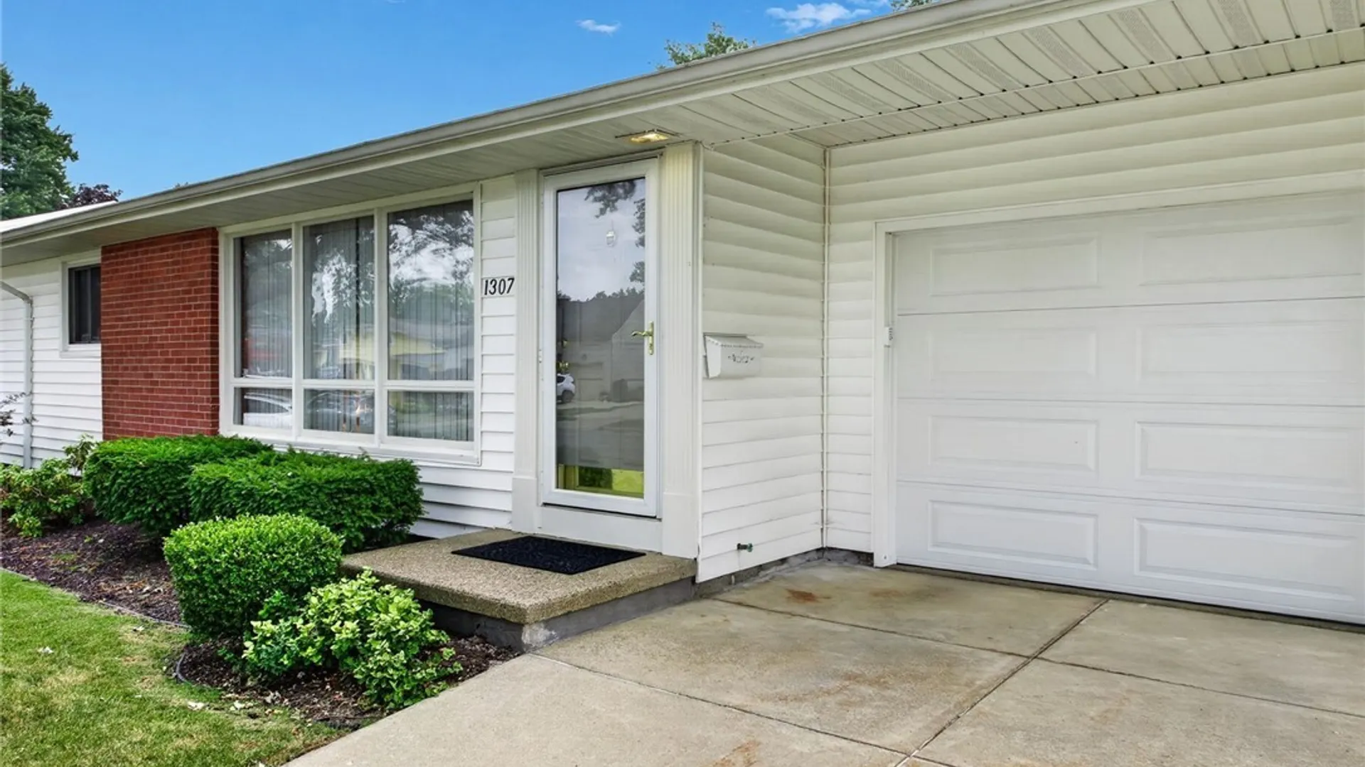 Property at 1307 Fairfax Avenue, North Tonawanda, NY 14120 3