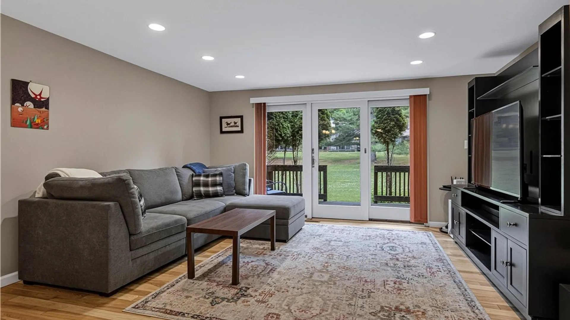 Property at 5 Chestnut Hills, New Hartford, NY 13413 16